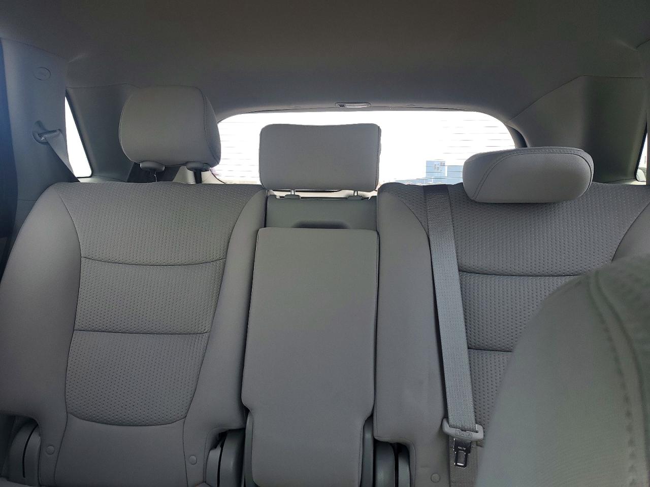 2011 Kia Sorento Lx Silver vin: 5XYKTCA16BG103753