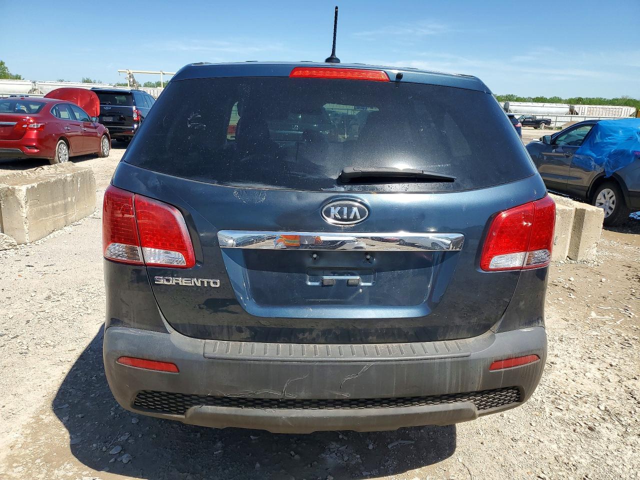 2011 Kia Sorento Lx Blue vin: 5XYKTCA16BG155318