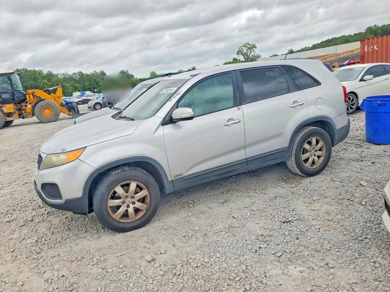2011 Kia Sorento Lx Silver vin: 5XYKTCA17BG015097