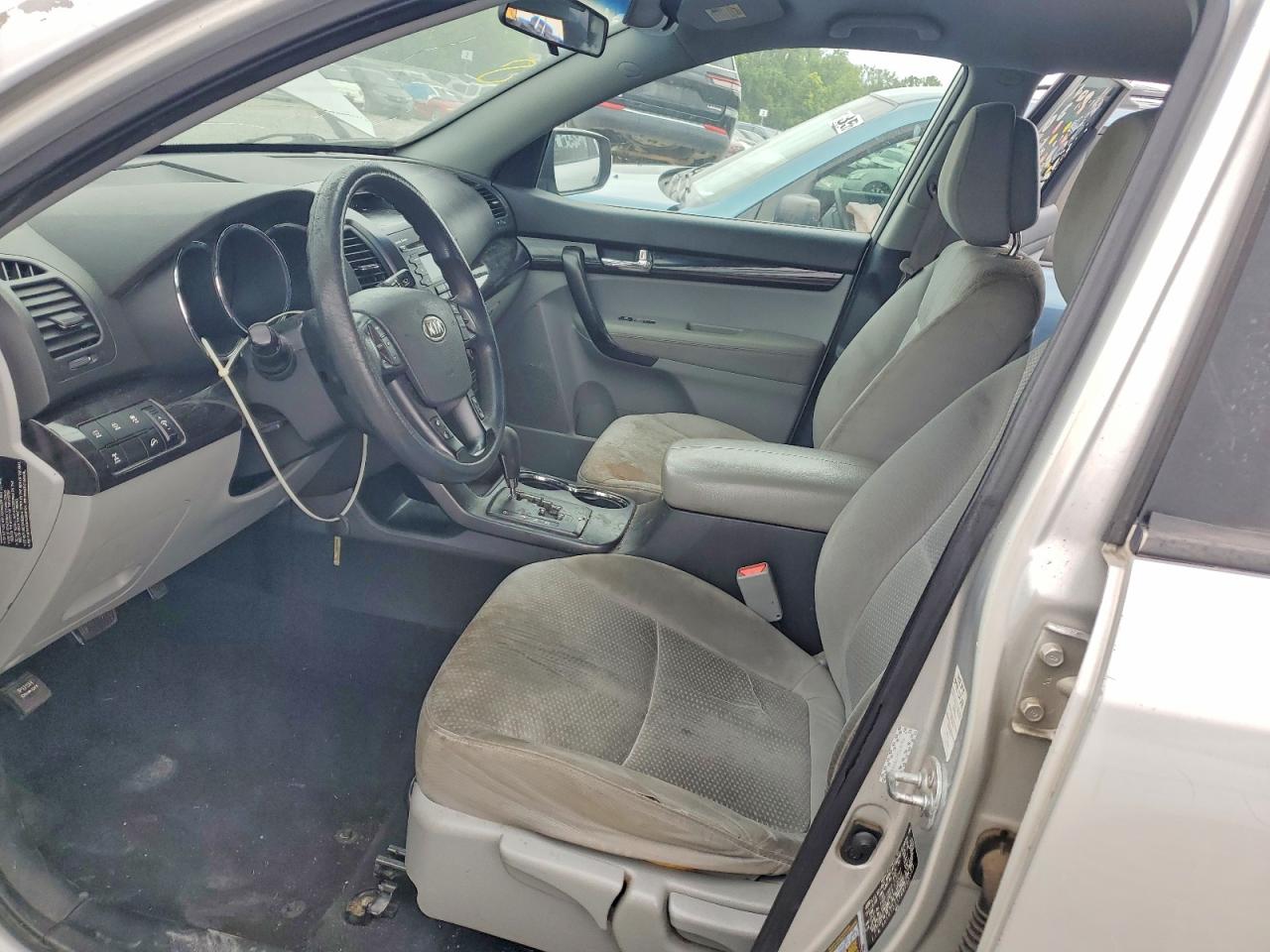 2011 Kia Sorento Lx Silver vin: 5XYKTCA17BG015097