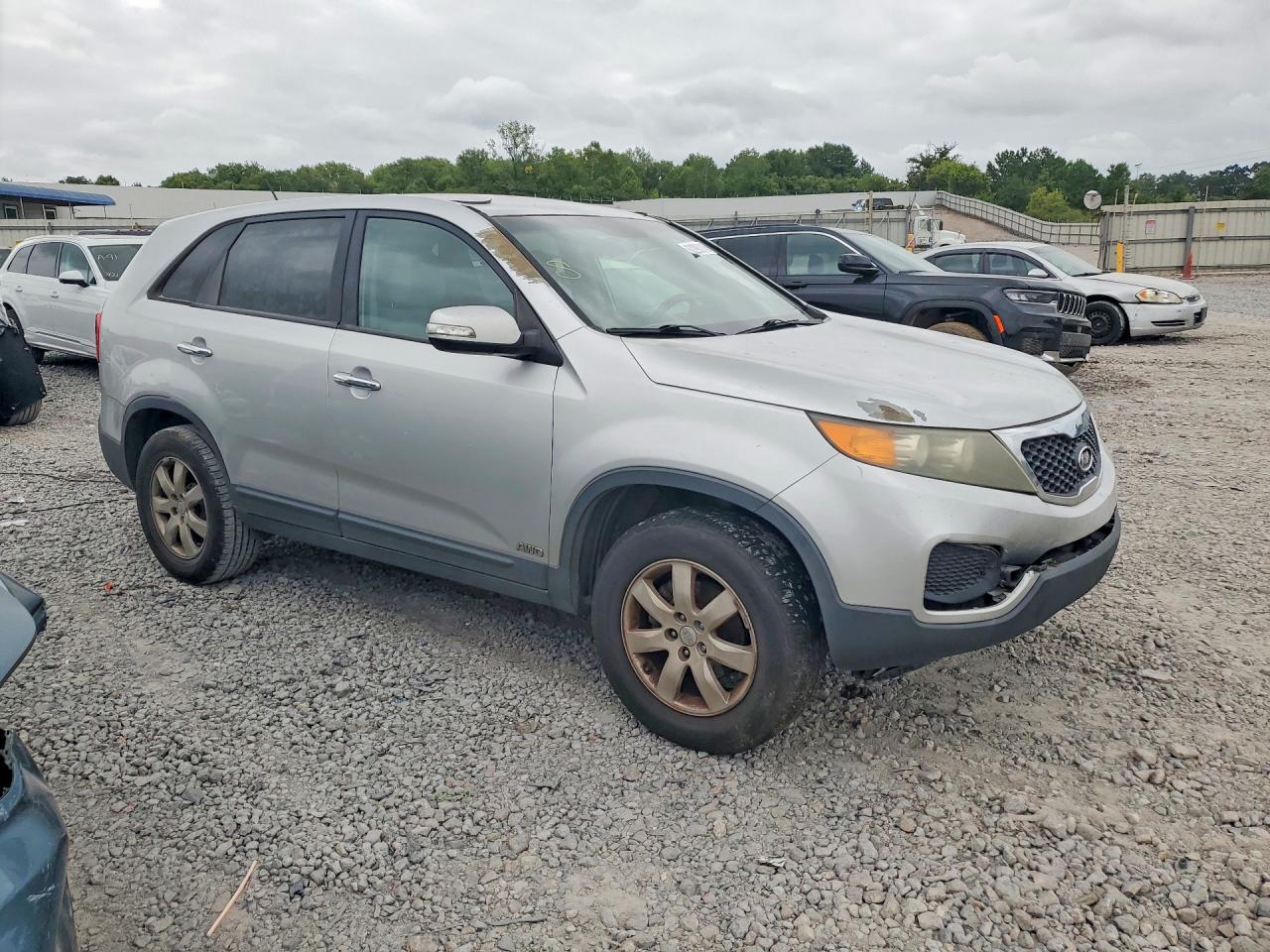 2011 Kia Sorento Lx Silver vin: 5XYKTCA17BG015097
