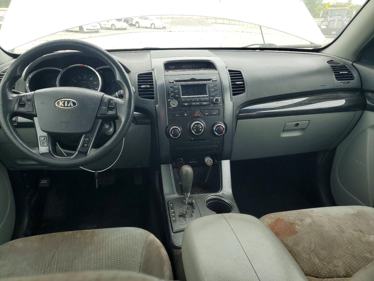 2011 Kia Sorento Lx Silver vin: 5XYKTCA17BG015097