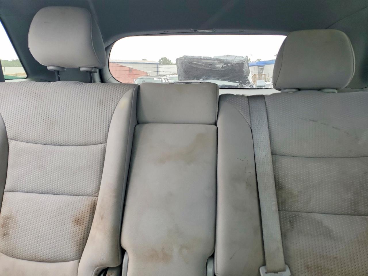 2011 Kia Sorento Lx Silver vin: 5XYKTCA17BG015097
