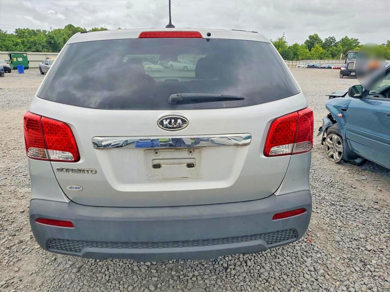 2011 Kia Sorento Lx Silver vin: 5XYKTCA17BG015097