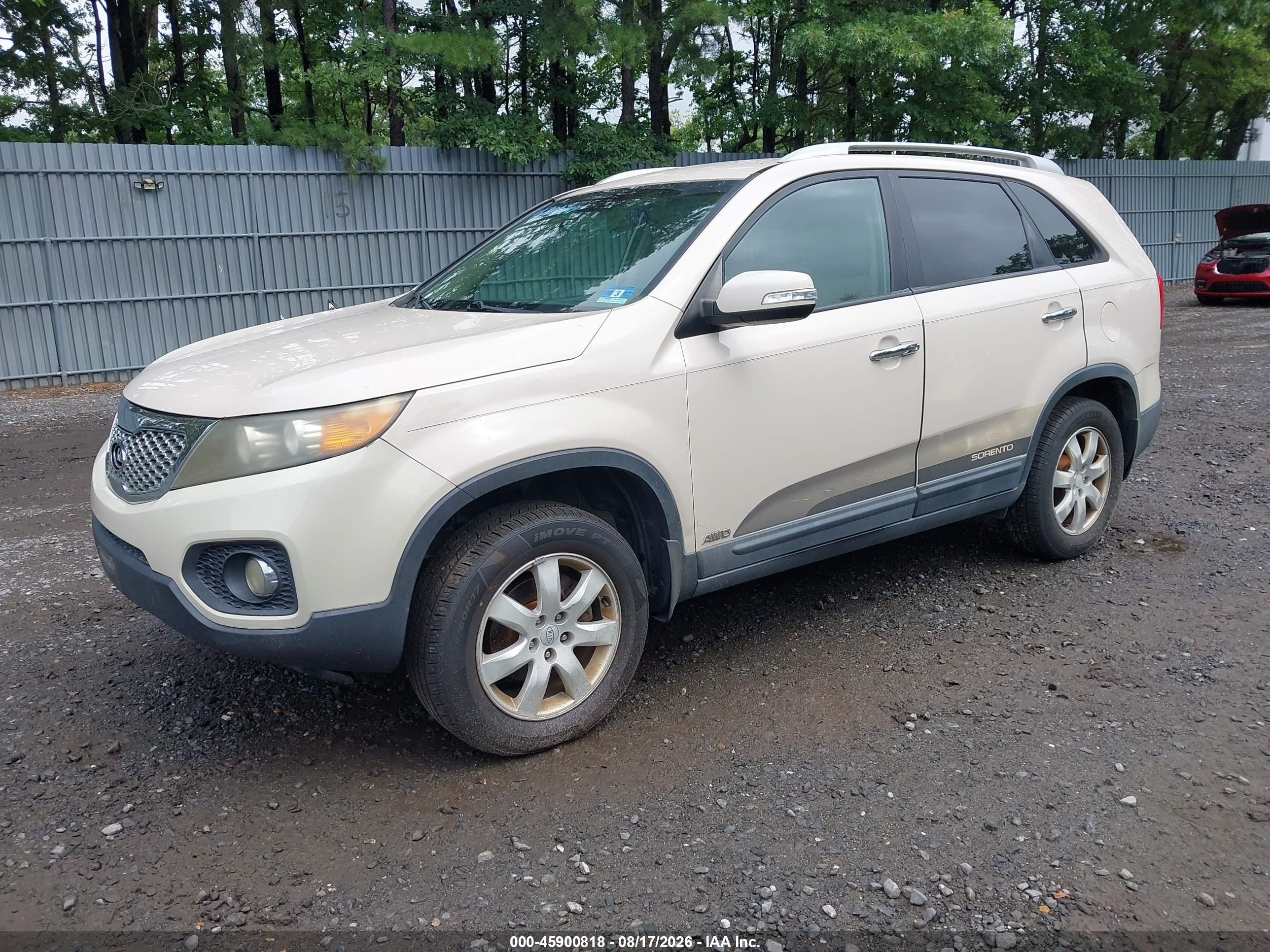 2011 Kia Sorento Lx White vin: 5XYKTCA17BG028450