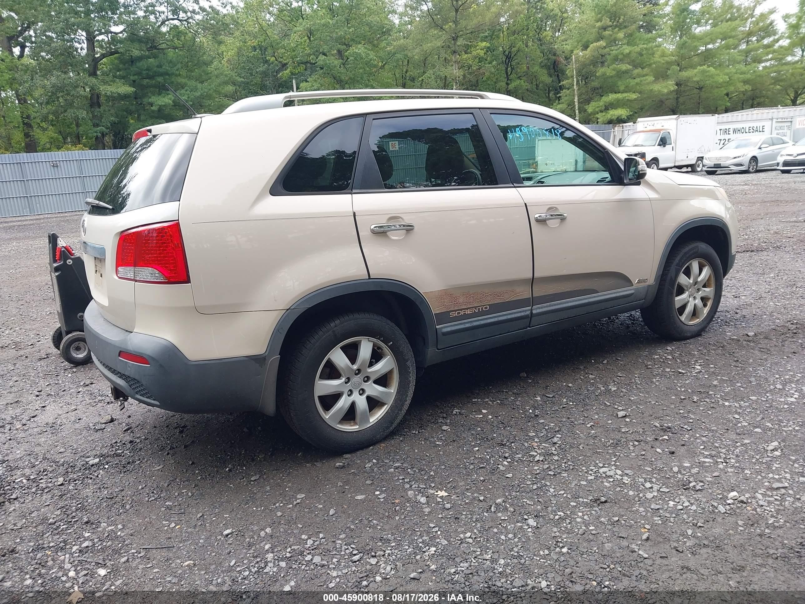 2011 Kia Sorento Lx White vin: 5XYKTCA17BG028450