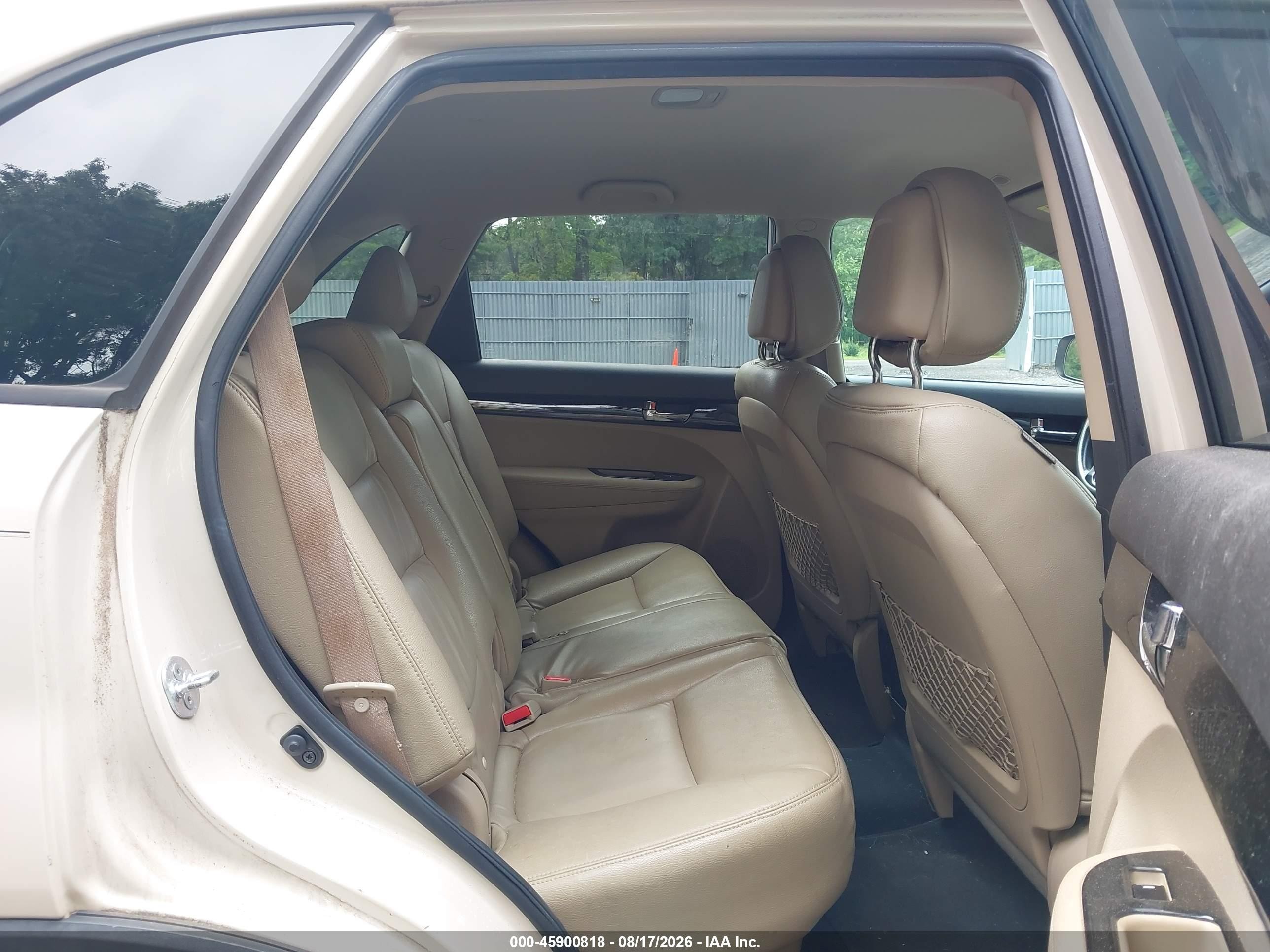 2011 Kia Sorento Lx White vin: 5XYKTCA17BG028450