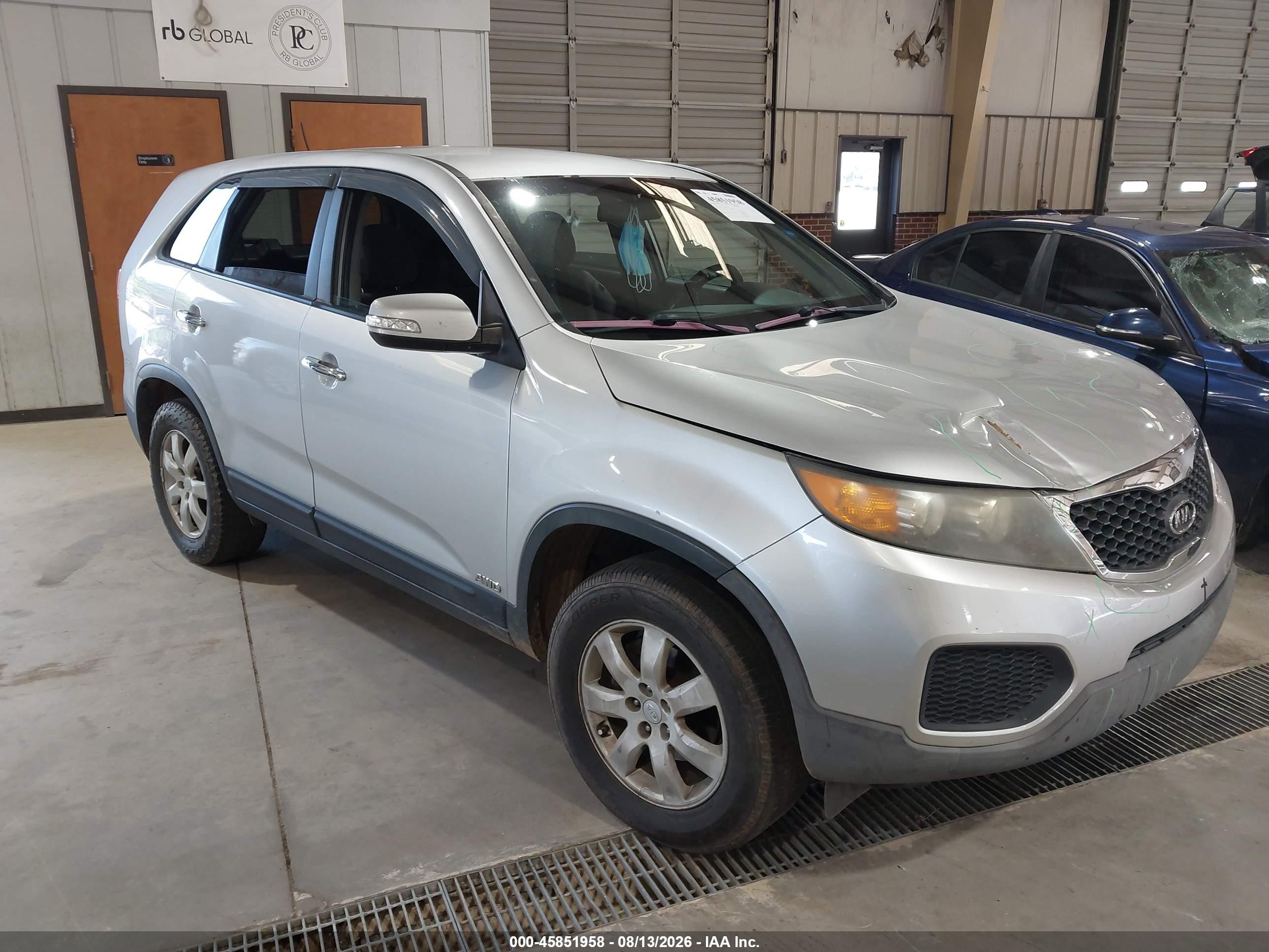2011 Kia Sorento Lx Серебряный vin: 5XYKTCA17BG047788