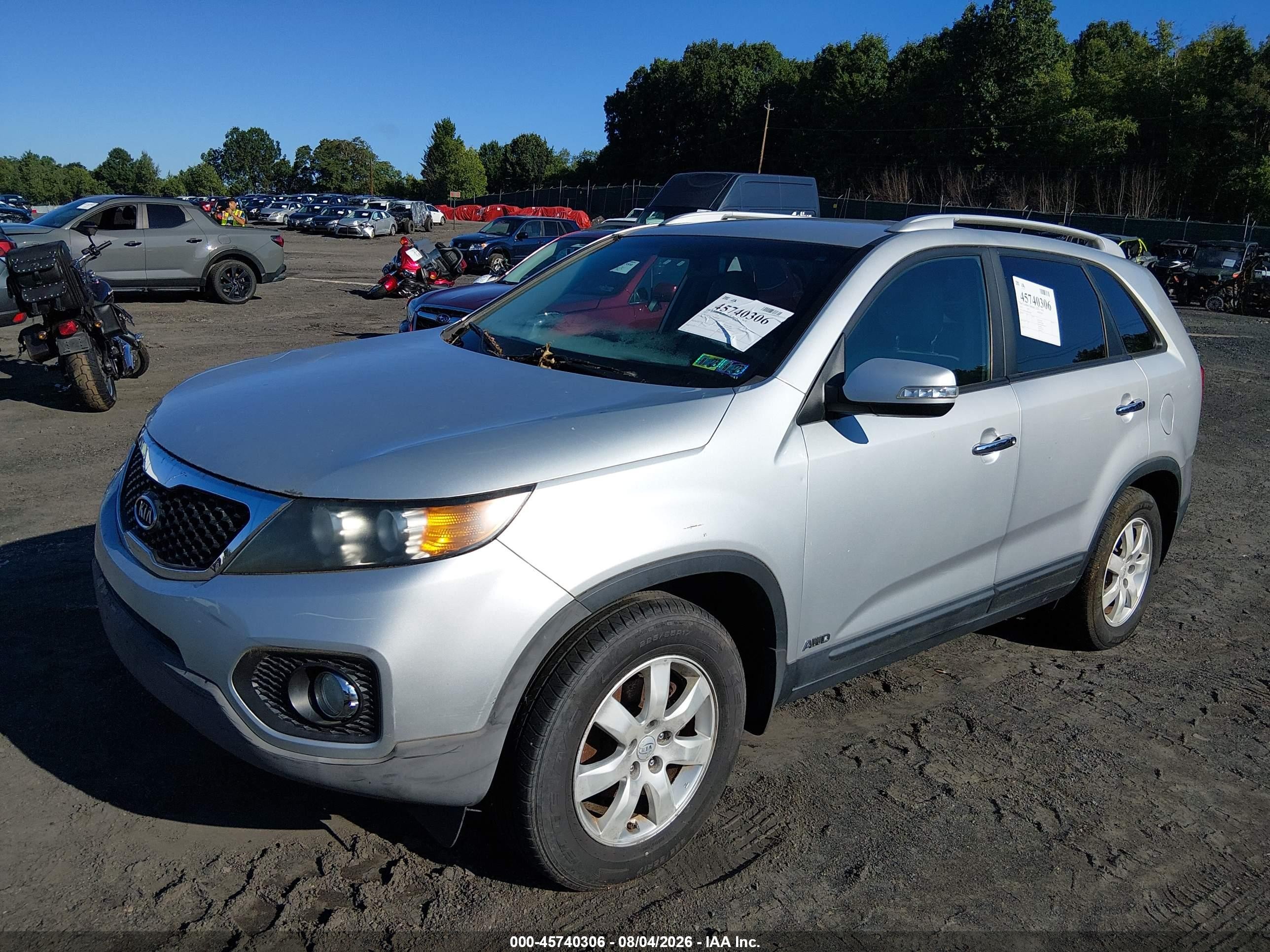 2011 Kia Sorento Lx Silver vin: 5XYKTCA17BG092049