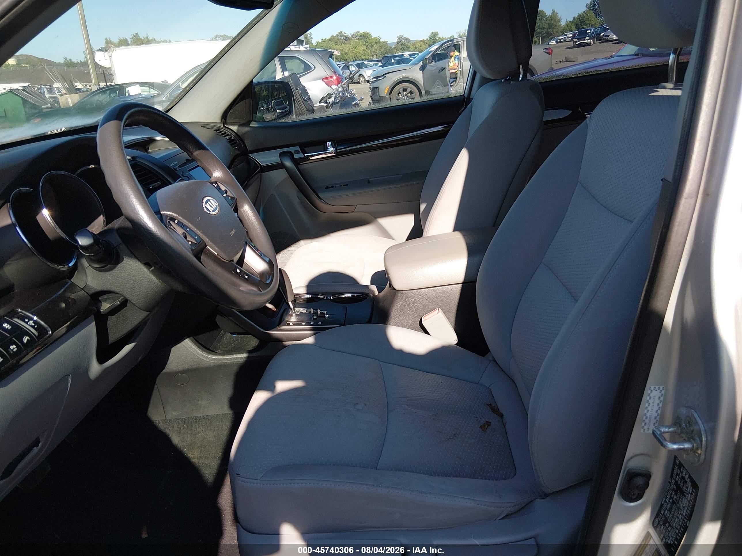 2011 Kia Sorento Lx Silver vin: 5XYKTCA17BG092049