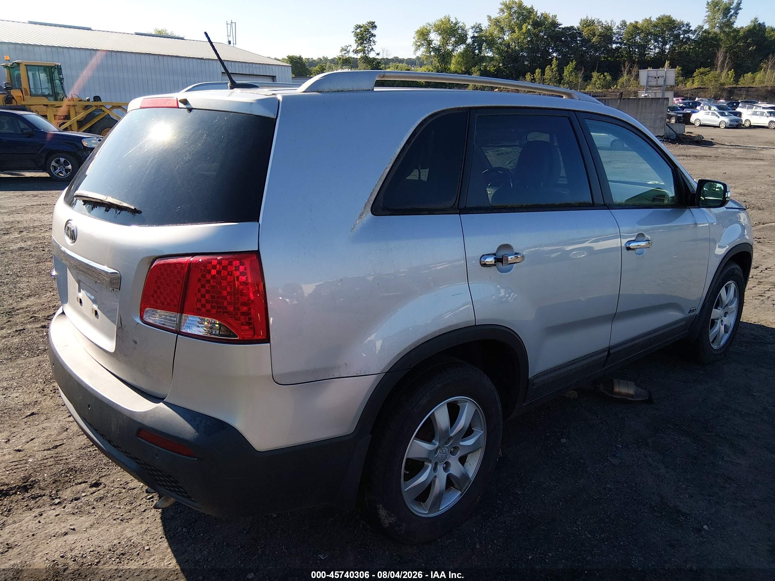 2011 Kia Sorento Lx Silver vin: 5XYKTCA17BG092049