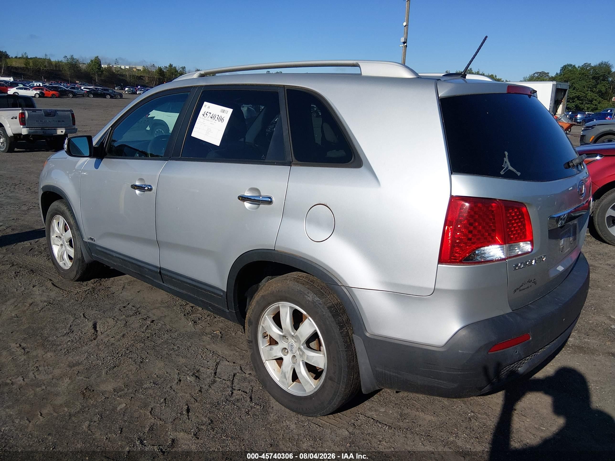 2011 Kia Sorento Lx Silver vin: 5XYKTCA17BG092049