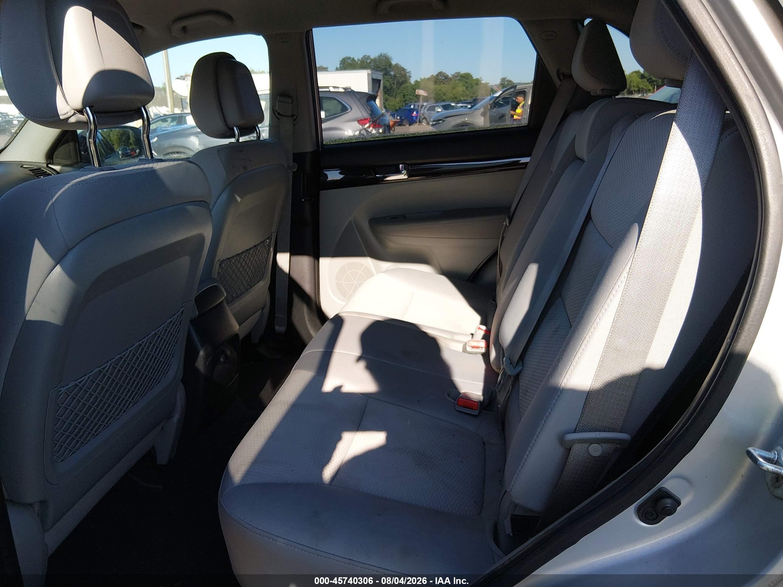 2011 Kia Sorento Lx Silver vin: 5XYKTCA17BG092049