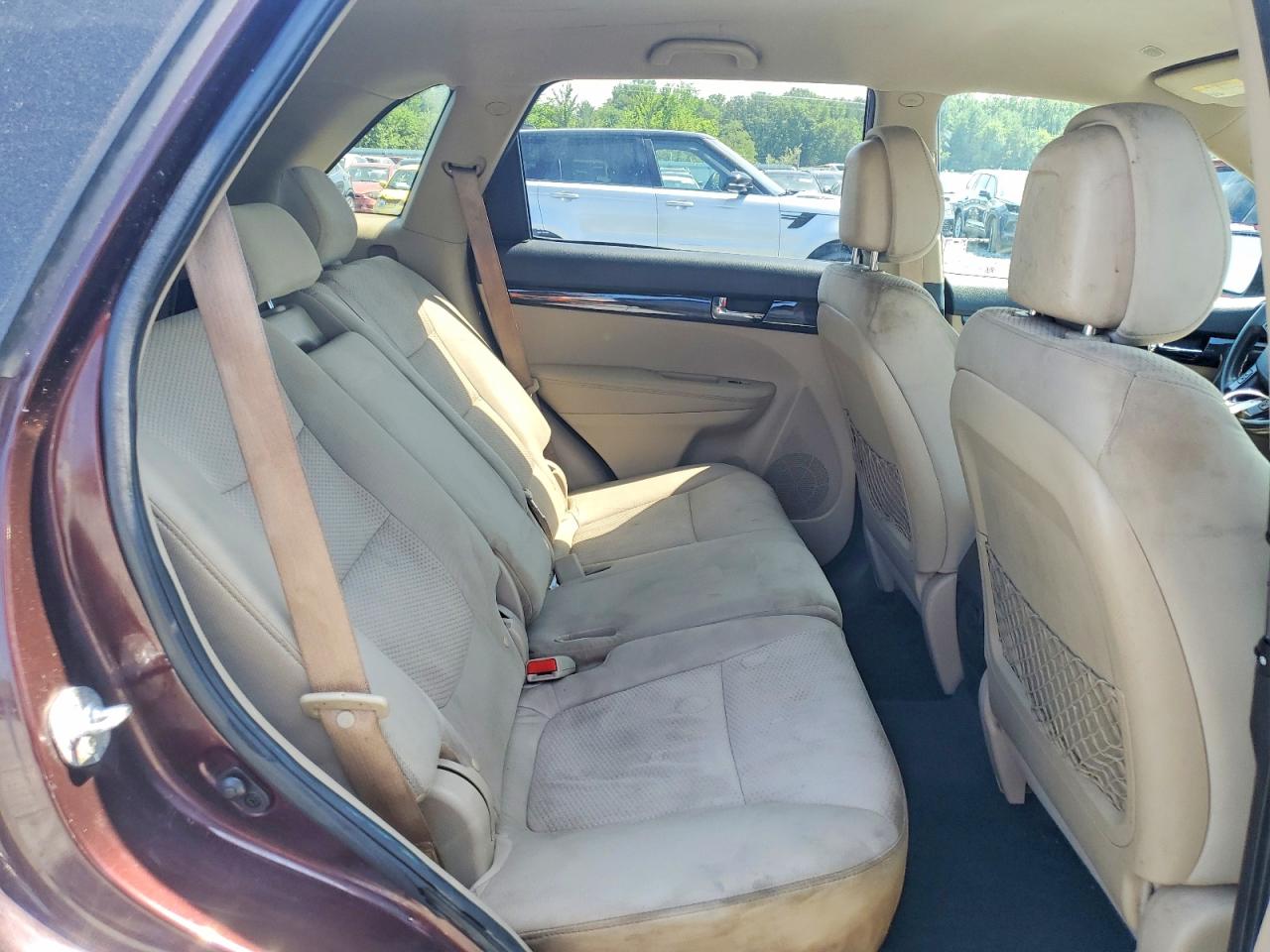 2011 Kia Sorento Lx Burgundy vin: 5XYKTCA17BG132825