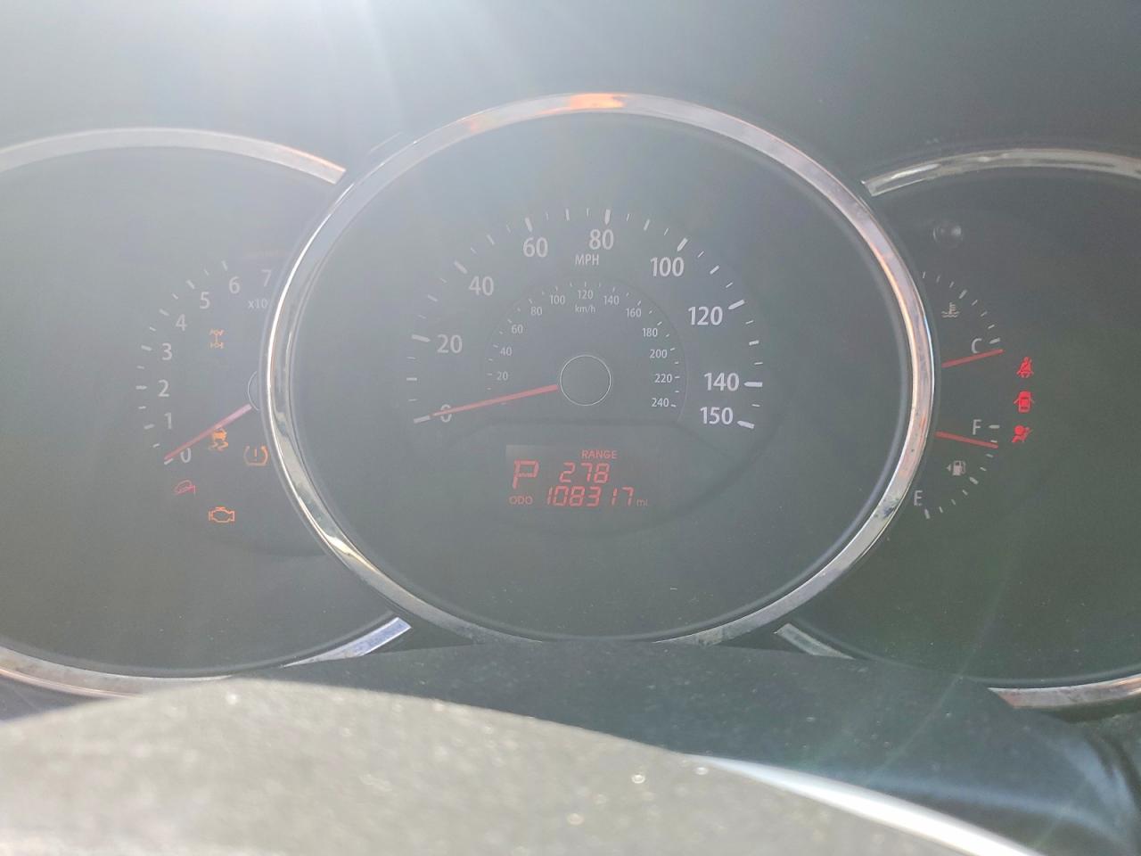 2011 Kia Sorento Lx Burgundy vin: 5XYKTCA17BG132825