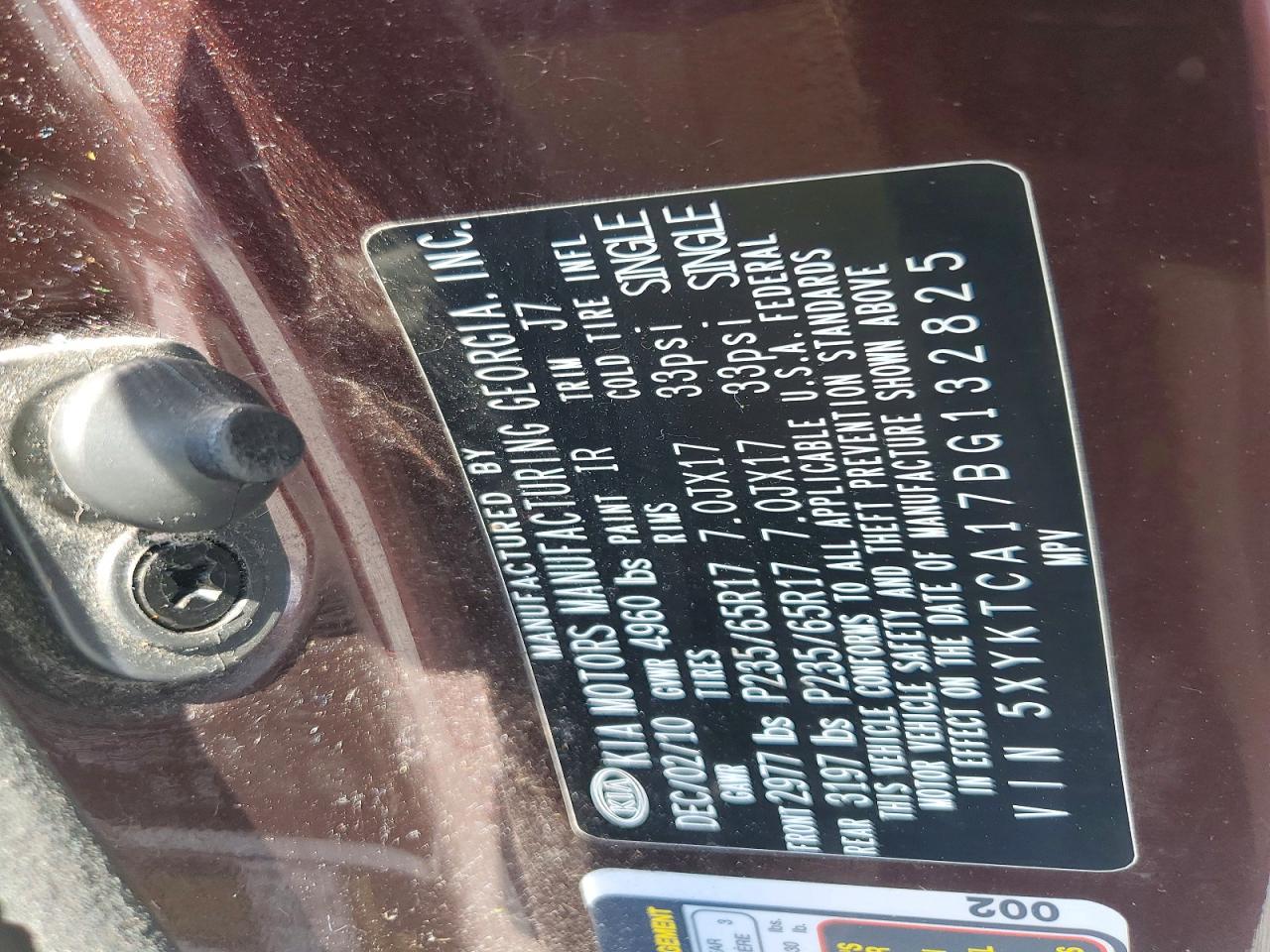 2011 Kia Sorento Lx Burgundy vin: 5XYKTCA17BG132825