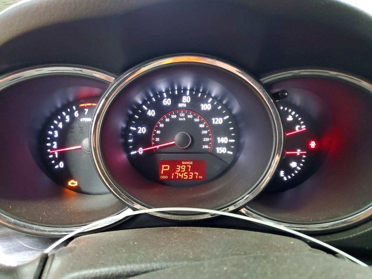 2011 Kia Sorento Lx Red vin: 5XYKTCA18BG008482
