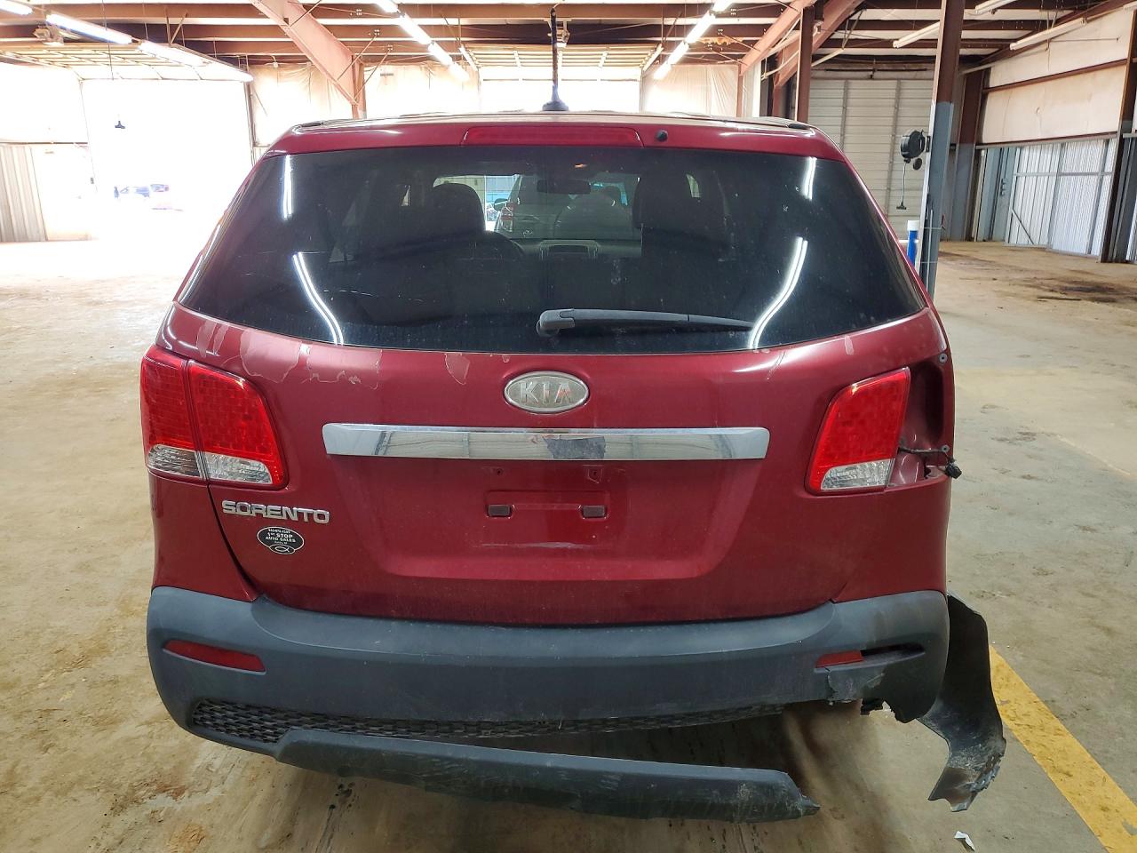 2011 Kia Sorento Lx Red vin: 5XYKTCA18BG008482