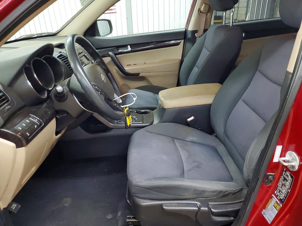 2011 Kia Sorento Lx Red vin: 5XYKTCA18BG008482