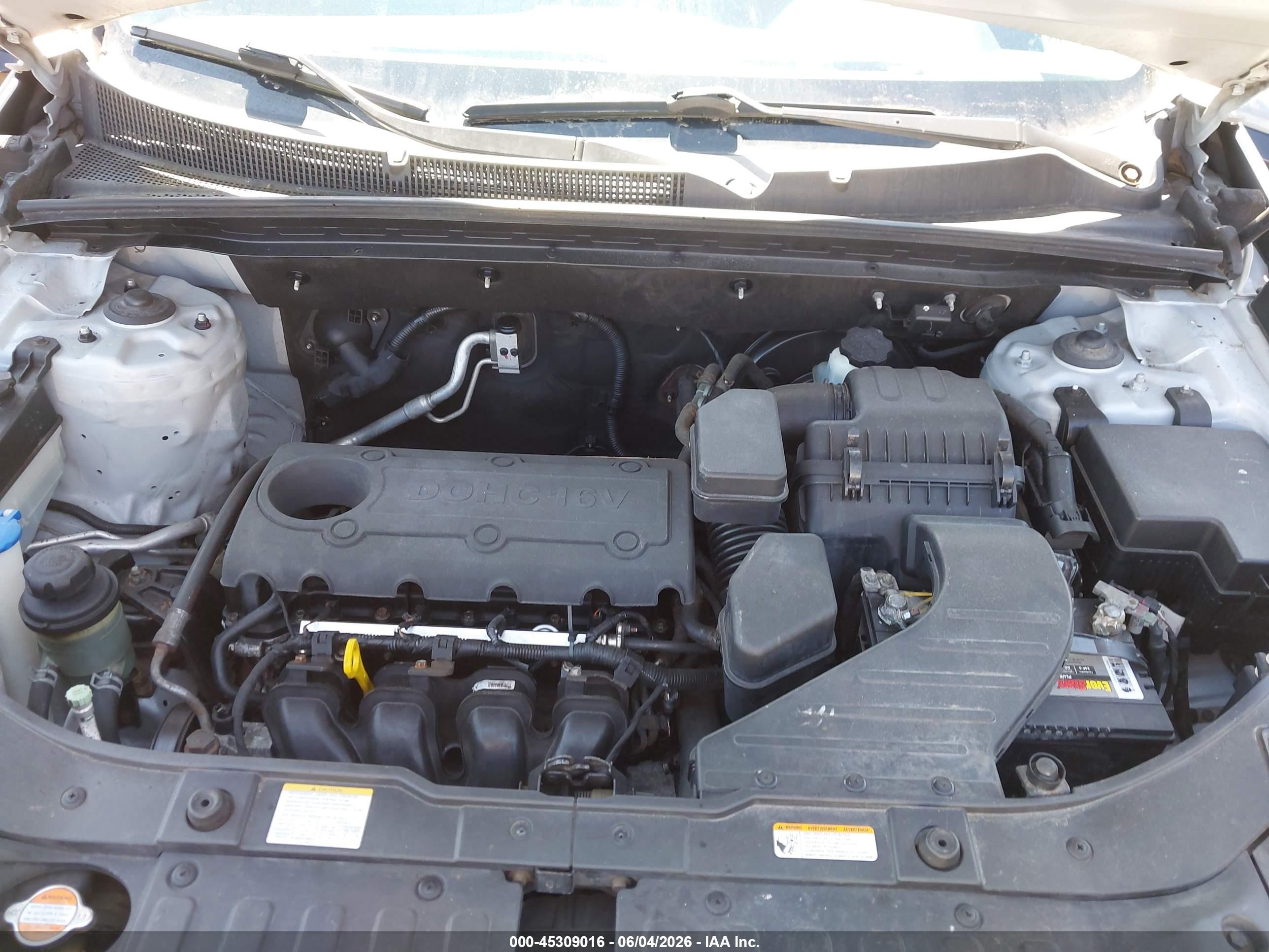 2011 Kia Sorento Lx Silver vin: 5XYKTCA18BG154994