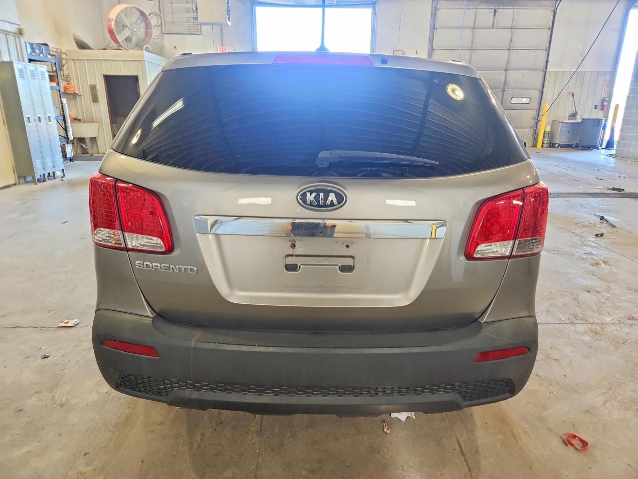 2011 Kia Sorento Lx Gray vin: 5XYKTCA19BG019457