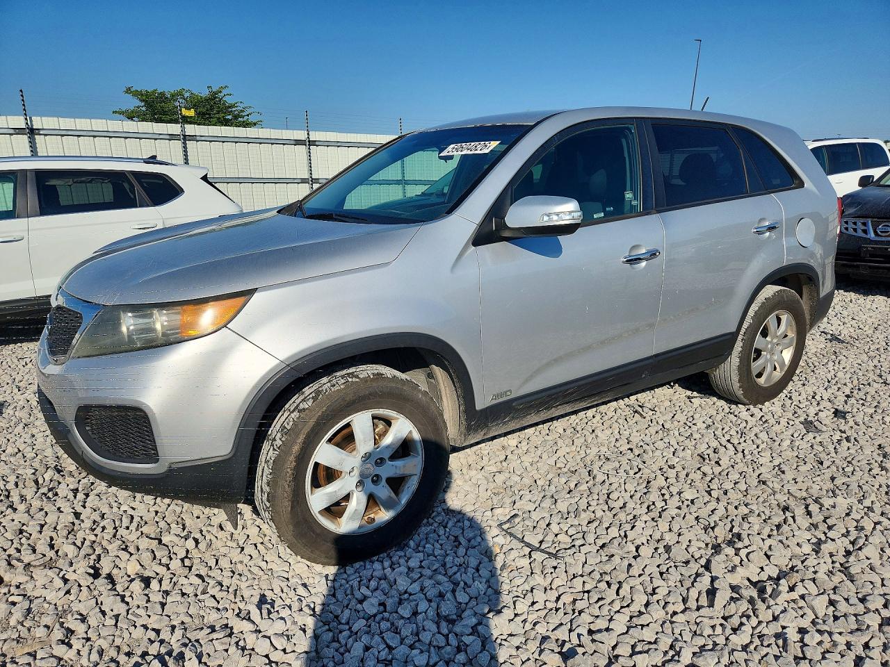 2011 Kia Sorento Lx Silver vin: 5XYKTCA19BG025842