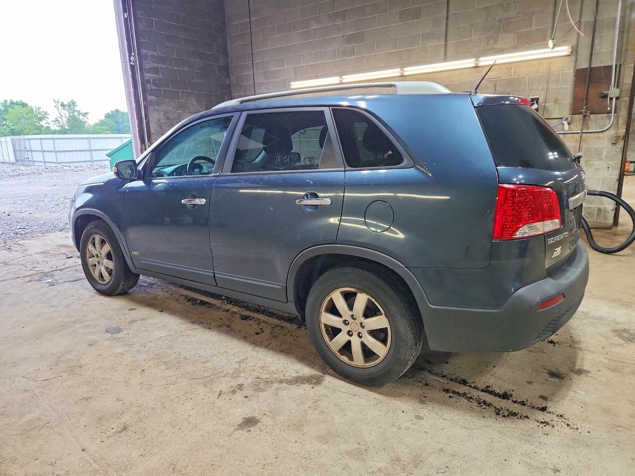 2011 Kia Sorento Lx Blue vin: 5XYKTCA19BG040597