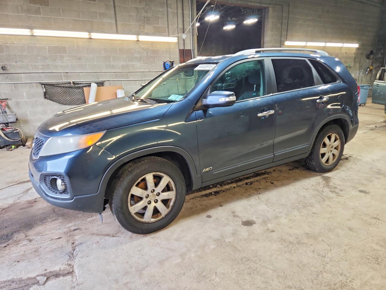 2011 Kia Sorento Lx Blue vin: 5XYKTCA19BG040597
