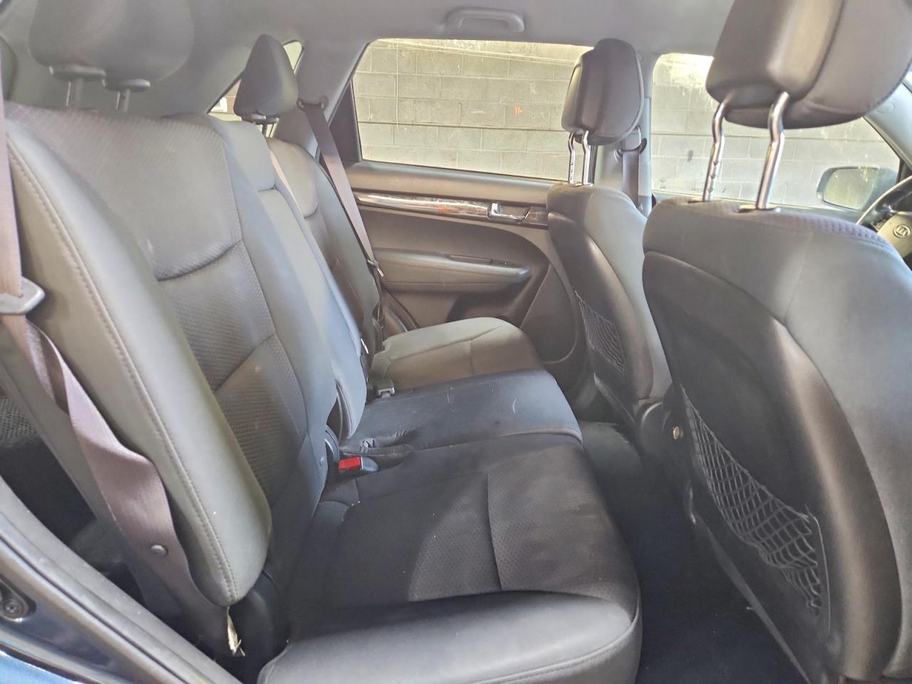 2011 Kia Sorento Lx Blue vin: 5XYKTCA19BG040597