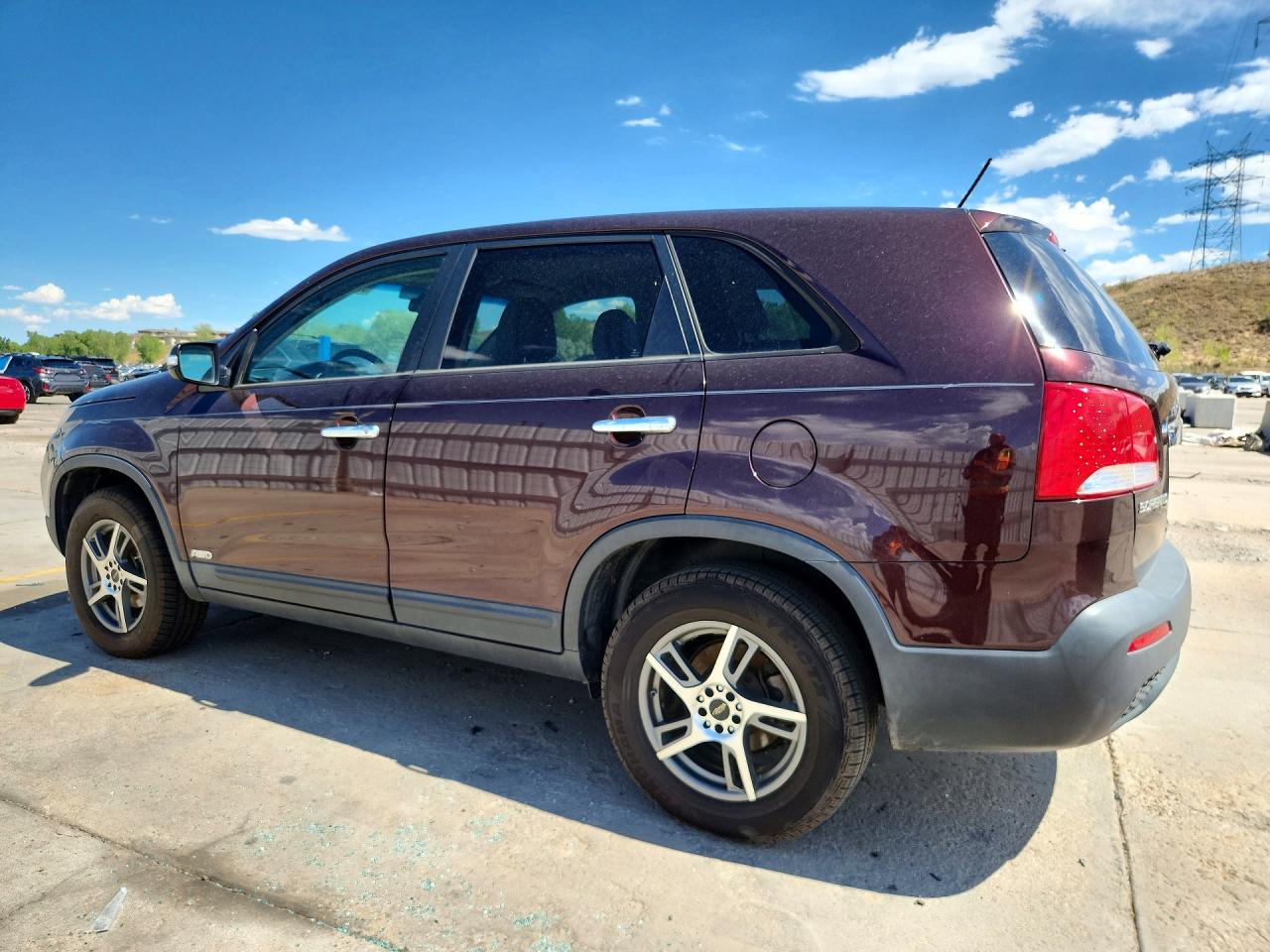 2011 Kia Sorento Lx Burgundy vin: 5XYKTCA19BG054614