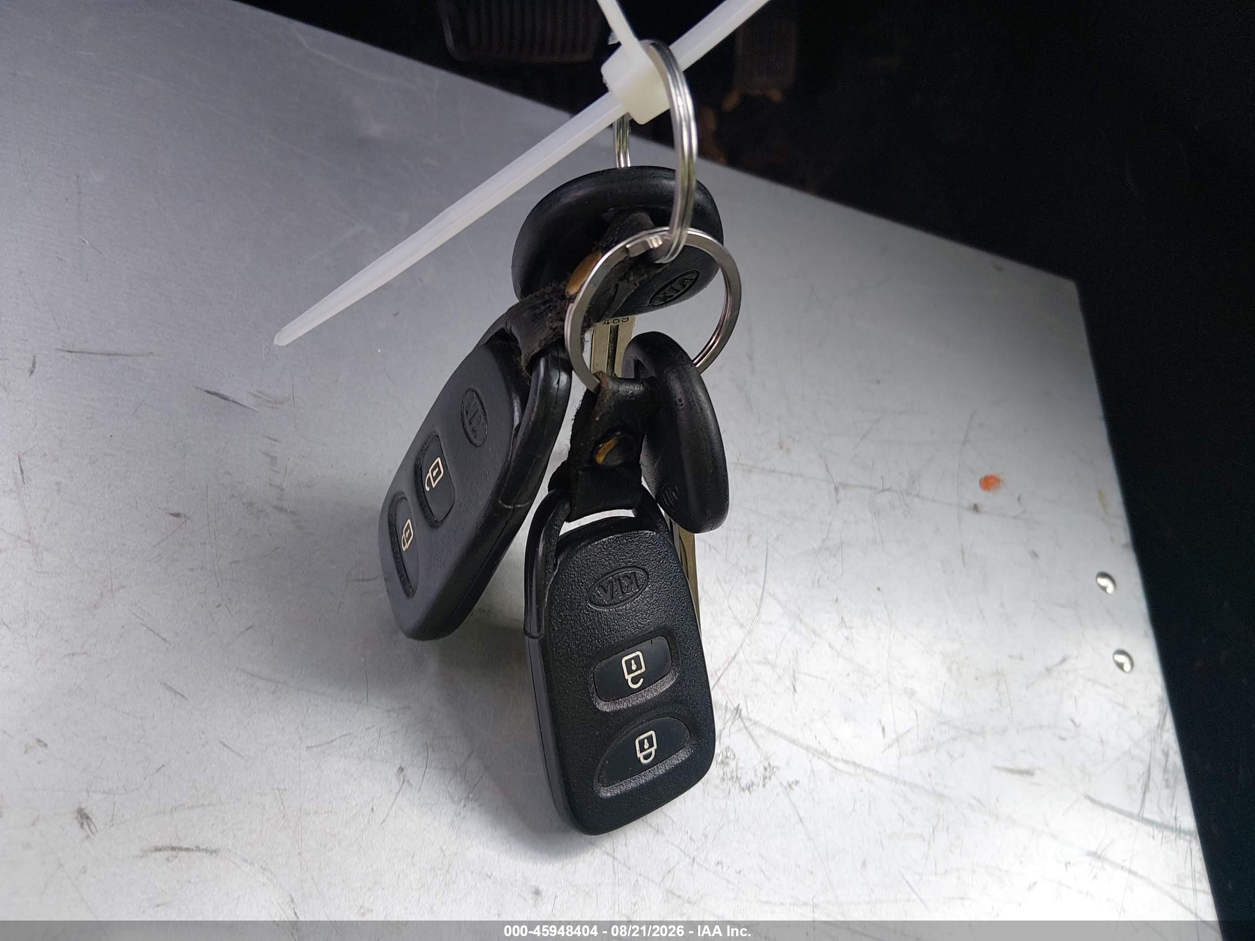 2011 Kia Sorento Lx Gray vin: 5XYKTCA19BG172906