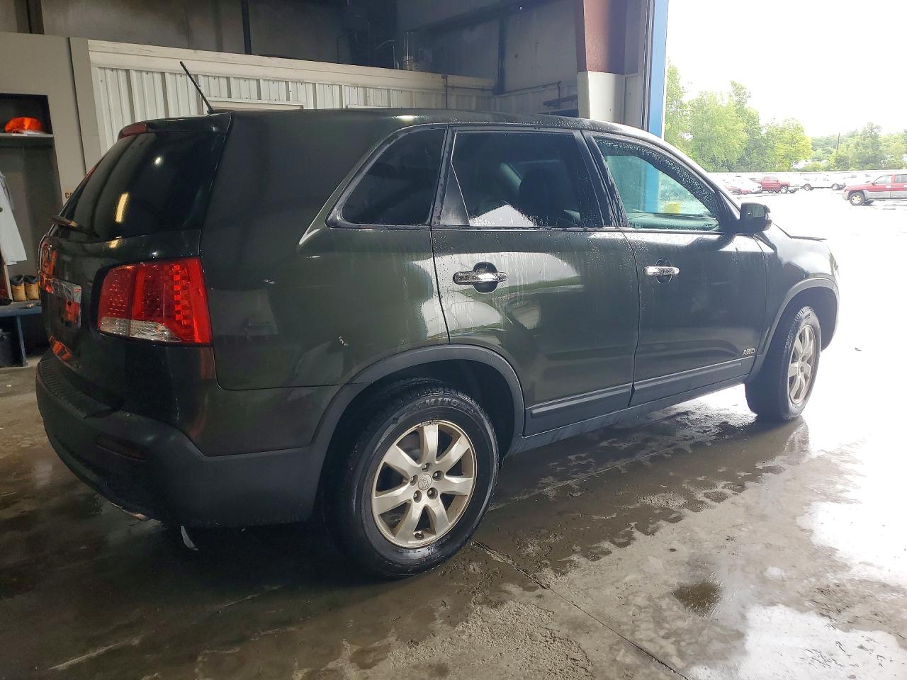 2011 Kia Sorento Lx Зеленый vin: 5XYKTCA1XBG140174