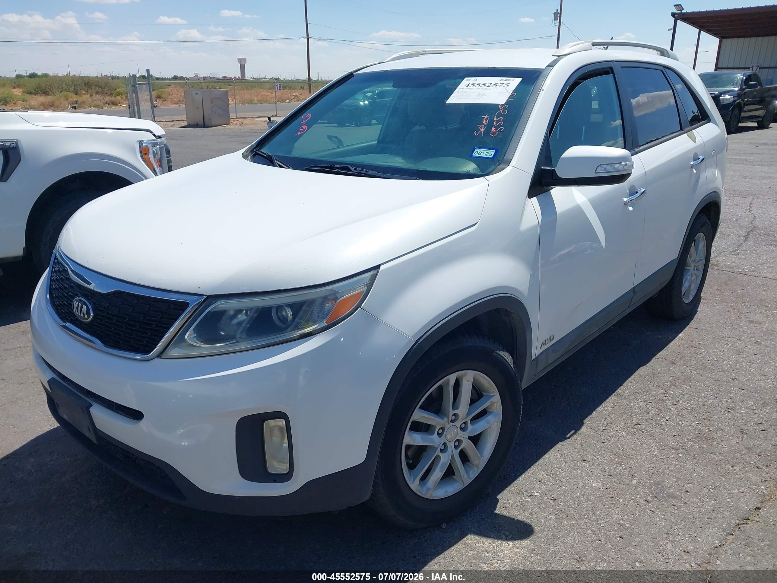 2014 Kia Sorento Lx White vin: 5XYKTCA60EG475752