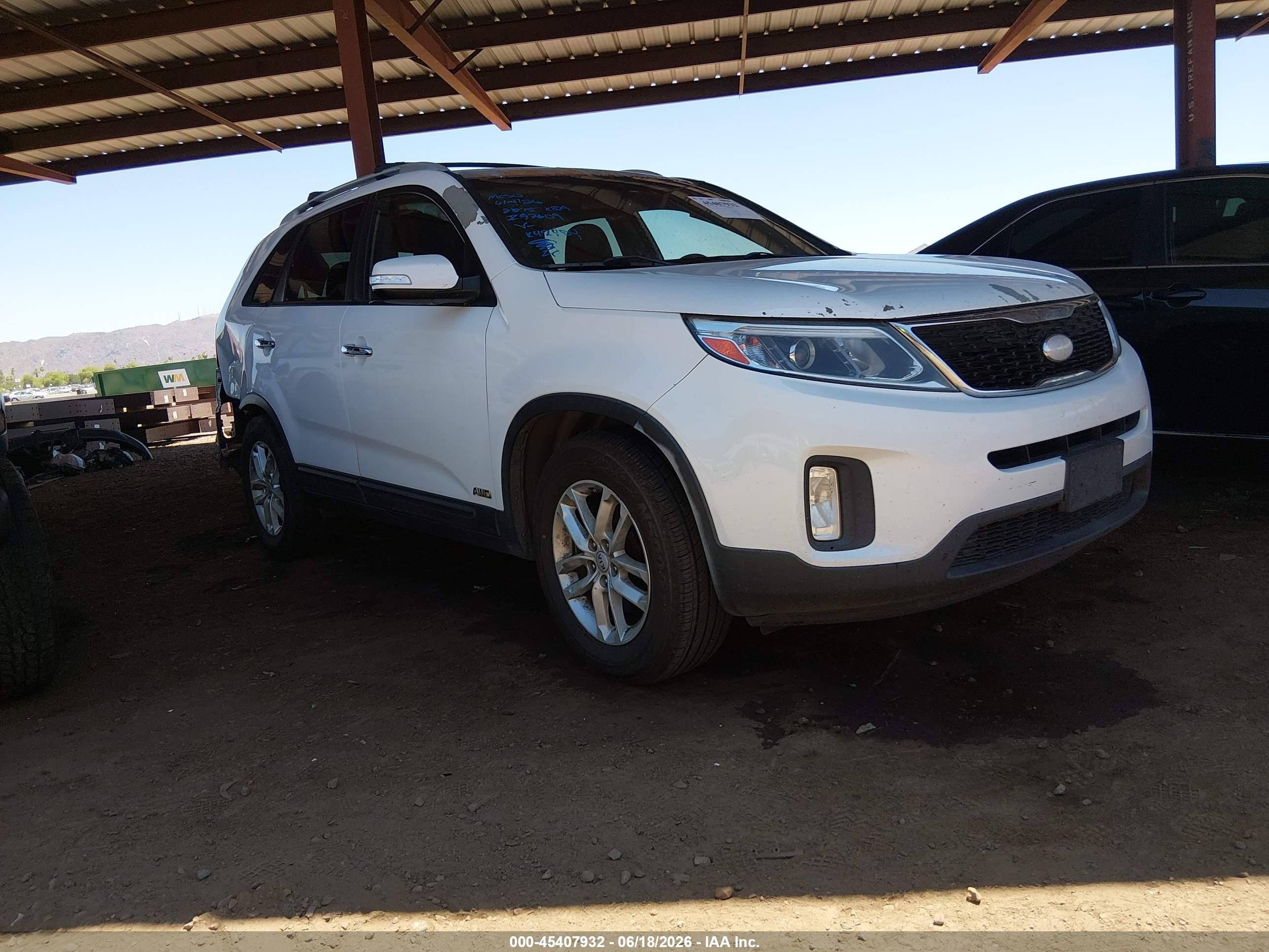 2015 Kia Sorento Lx White vin: 5XYKTCA60FG586593