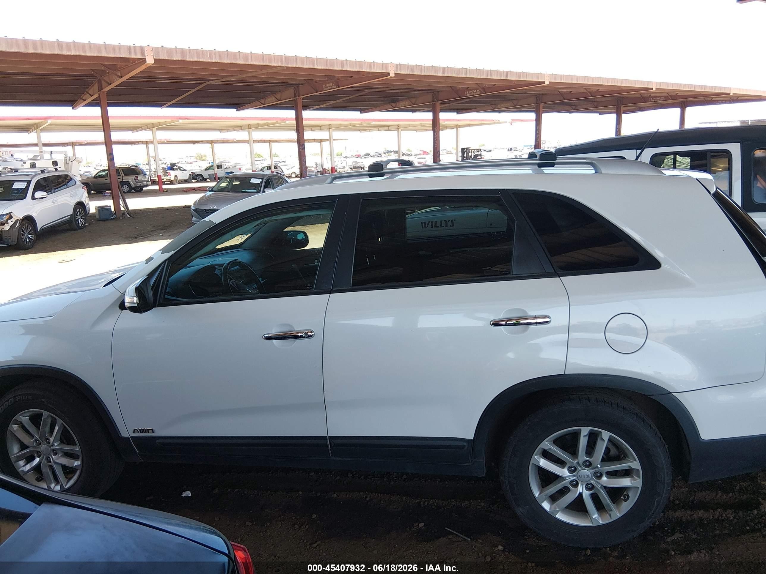 2015 Kia Sorento Lx Белый vin: 5XYKTCA60FG586593
