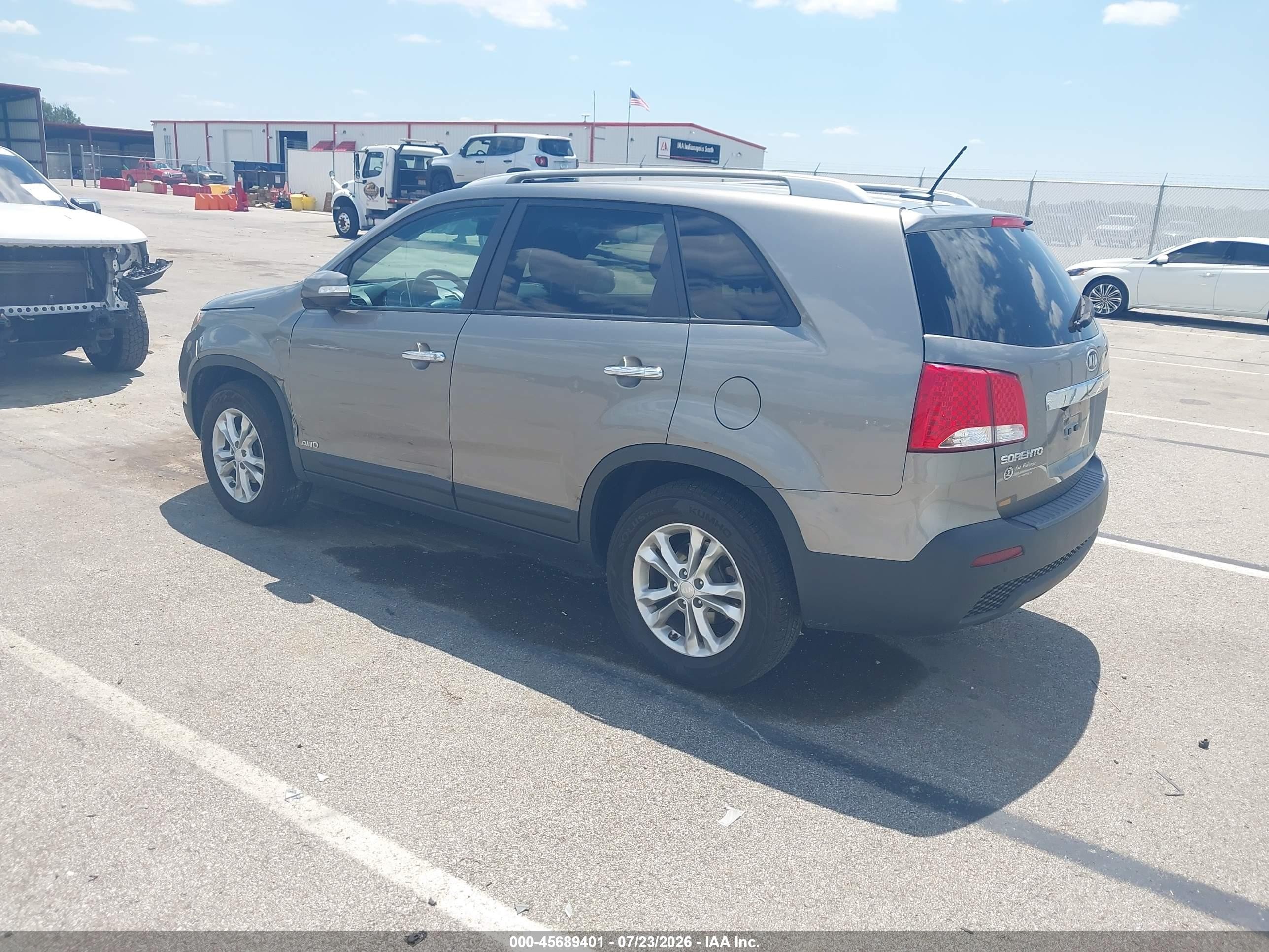 2013 Kia Sorento Lx Silver vin: 5XYKTCA61DG408186