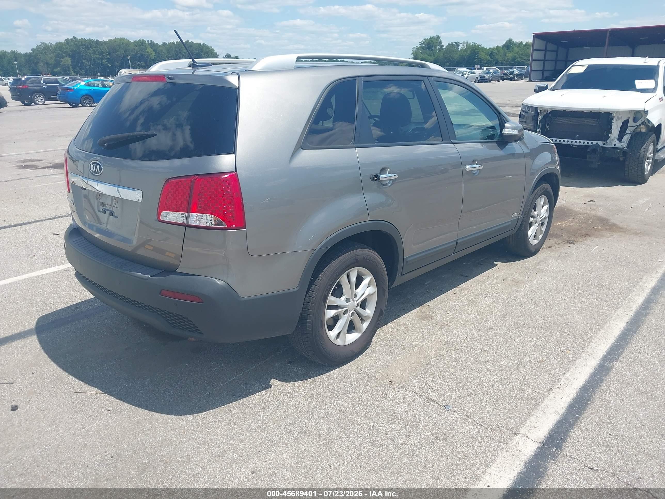 2013 Kia Sorento Lx Silver vin: 5XYKTCA61DG408186