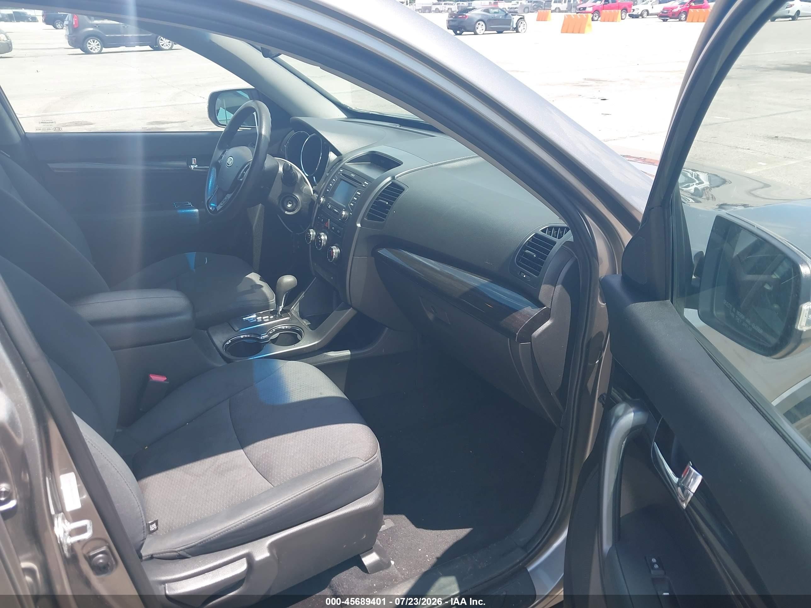 2013 Kia Sorento Lx Silver vin: 5XYKTCA61DG408186