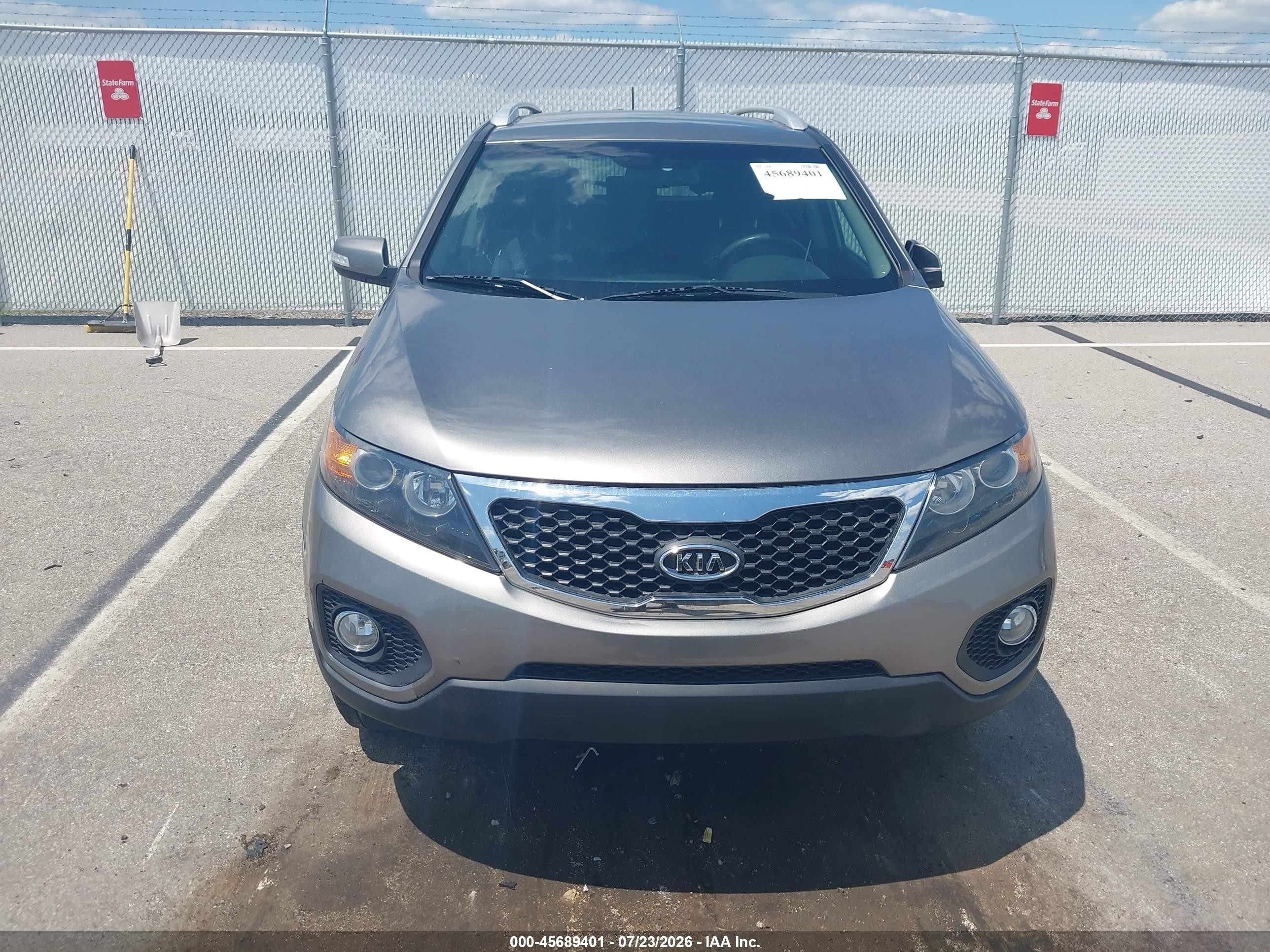2013 Kia Sorento Lx Silver vin: 5XYKTCA61DG408186