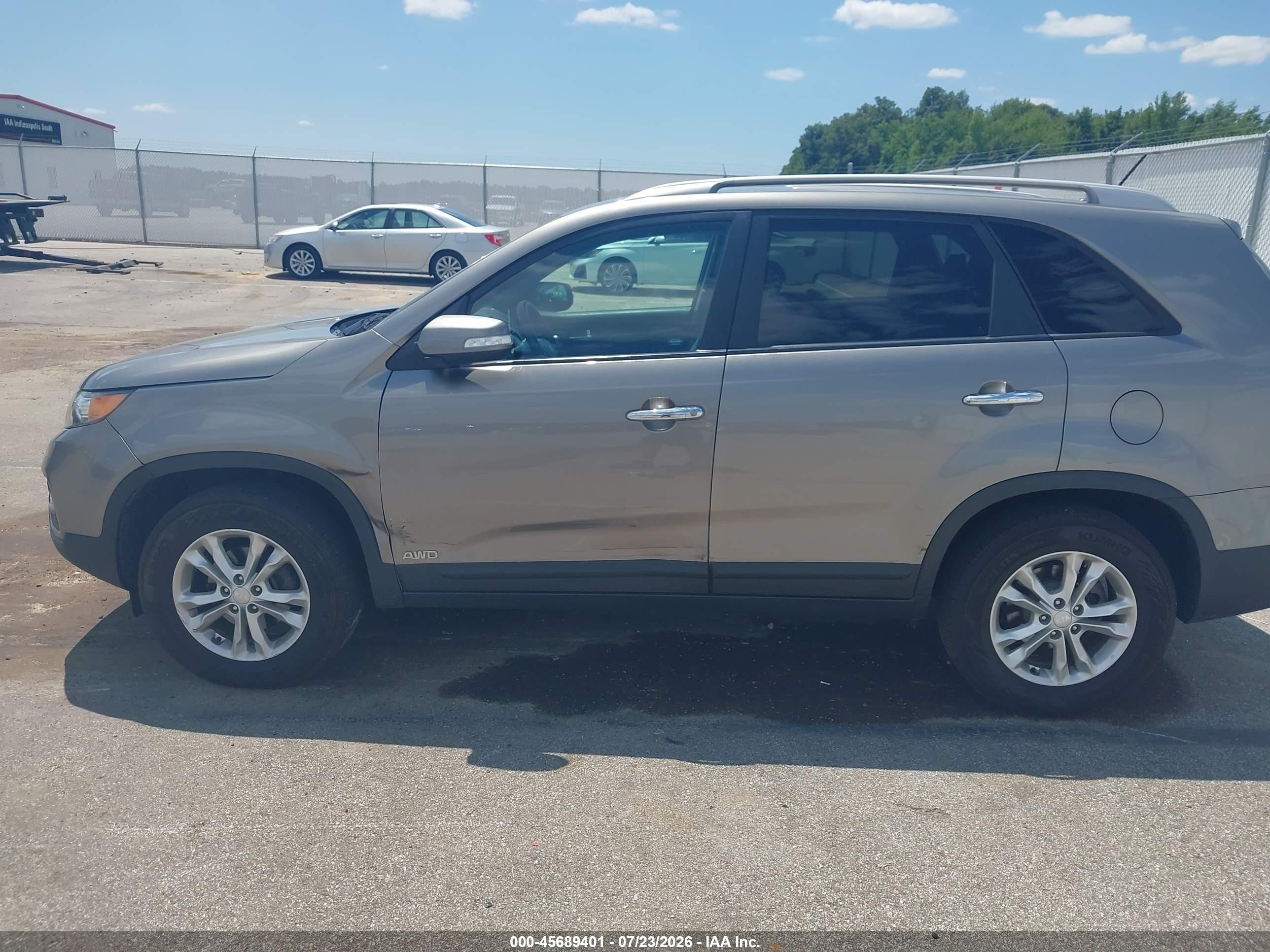 2013 Kia Sorento Lx Silver vin: 5XYKTCA61DG408186