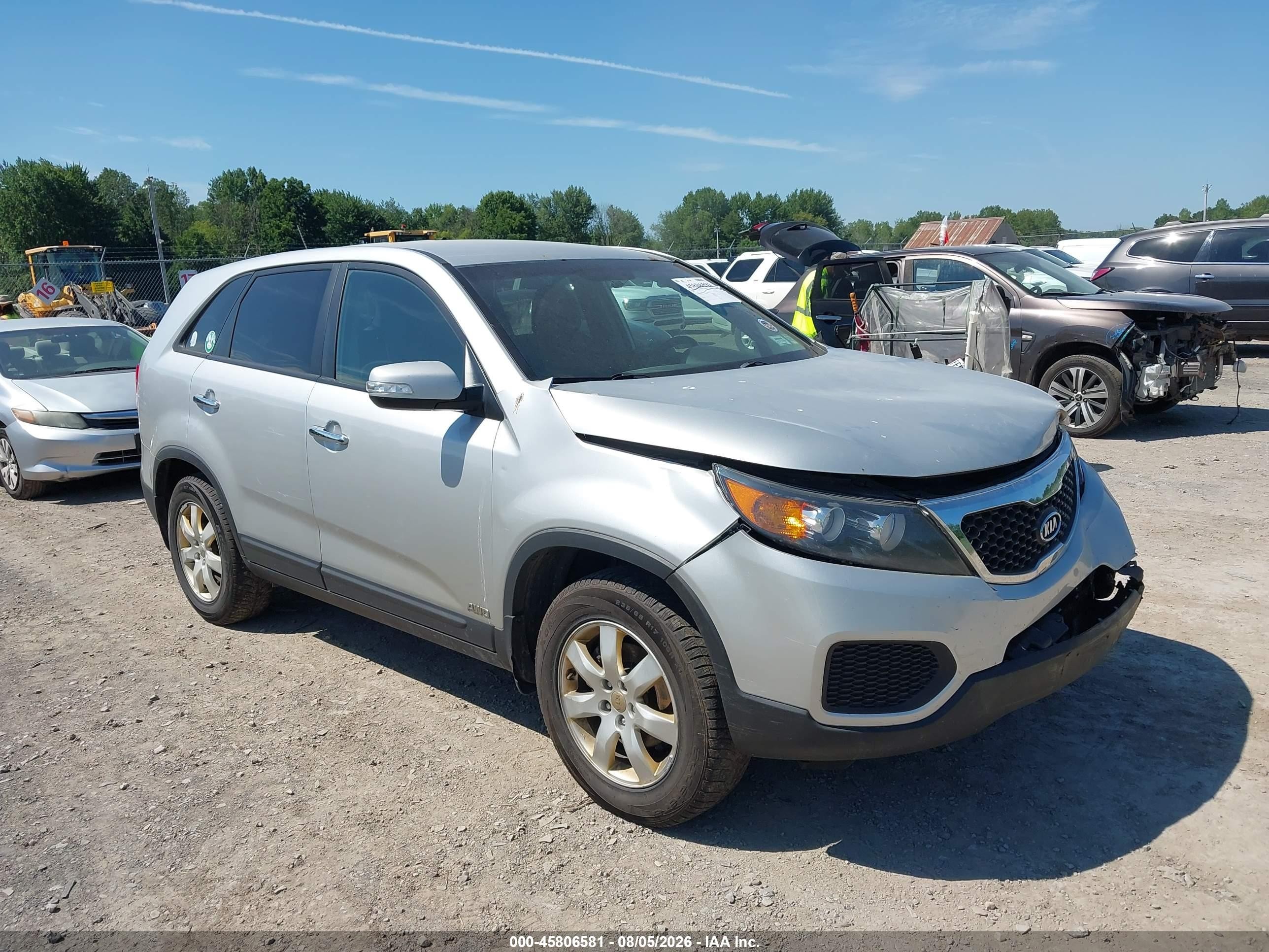 2013 Kia Sorento Lx Silver vin: 5XYKTCA61DG409077
