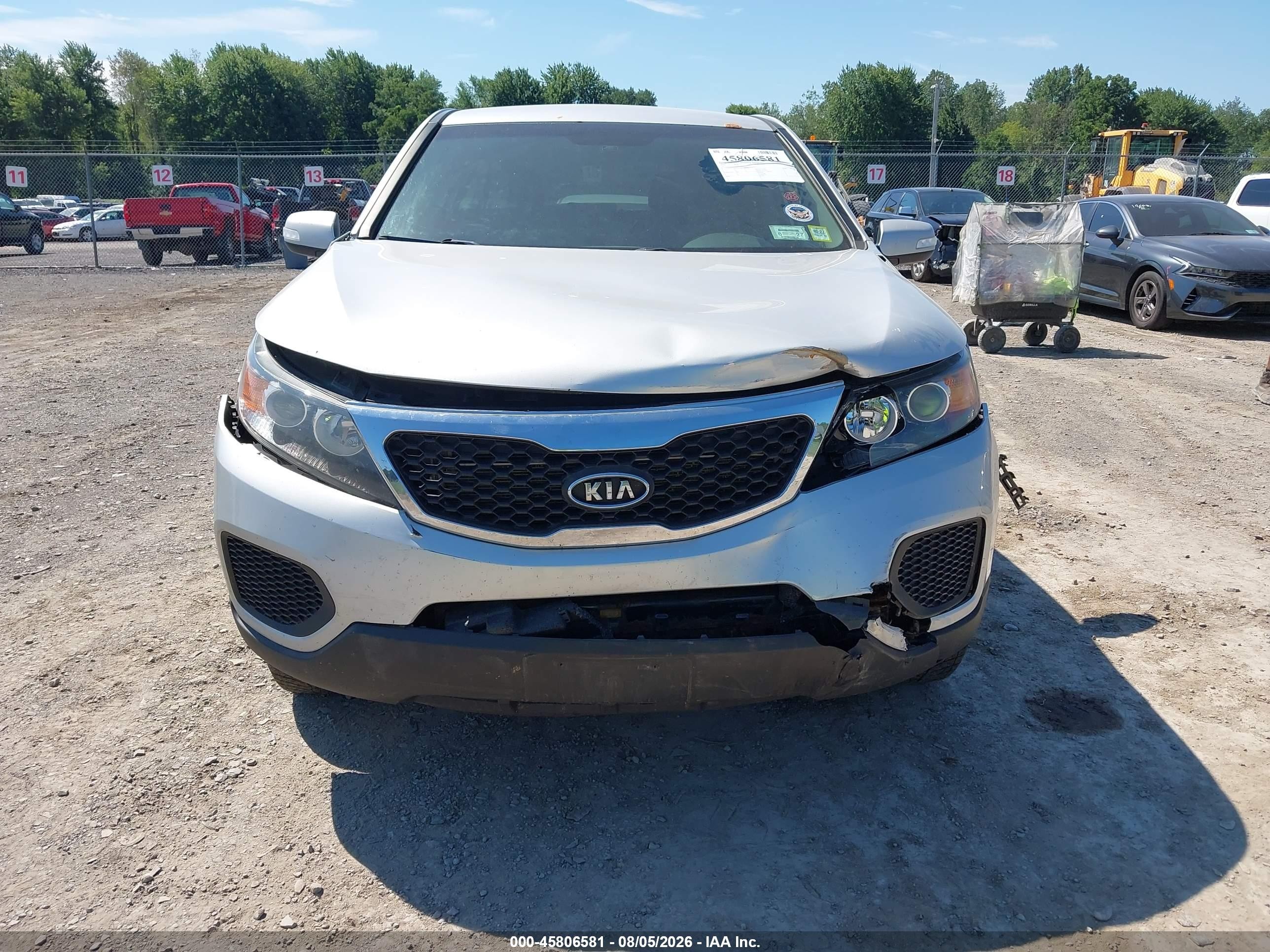 2013 Kia Sorento Lx Silver vin: 5XYKTCA61DG409077