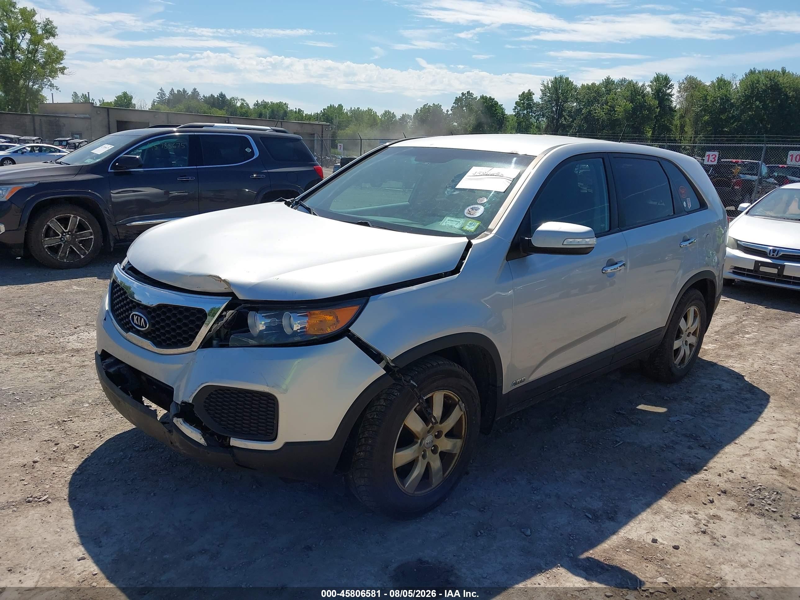 2013 Kia Sorento Lx Silver vin: 5XYKTCA61DG409077