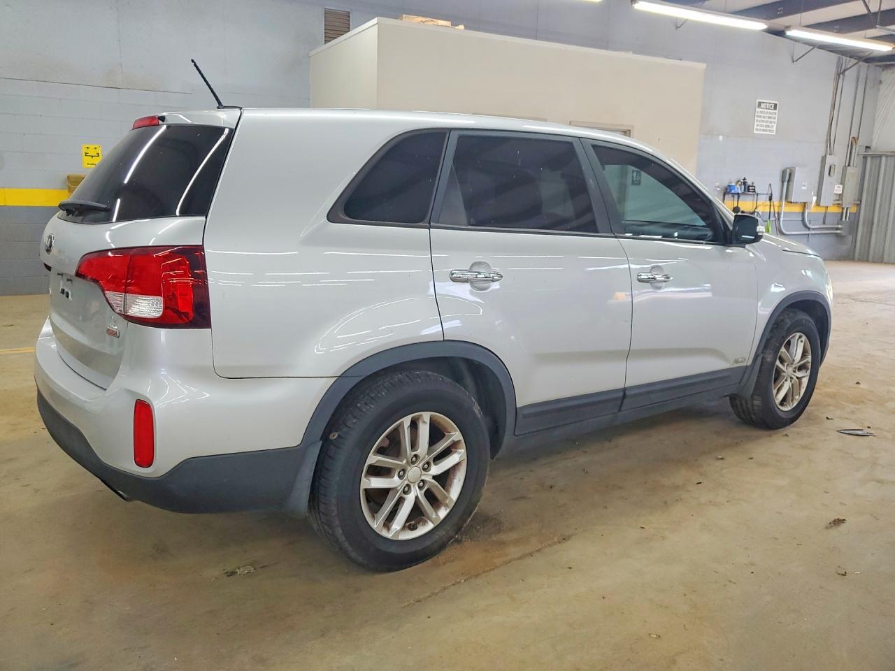 2014 Kia Sorento Lx Silver vin: 5XYKTCA61EG429315