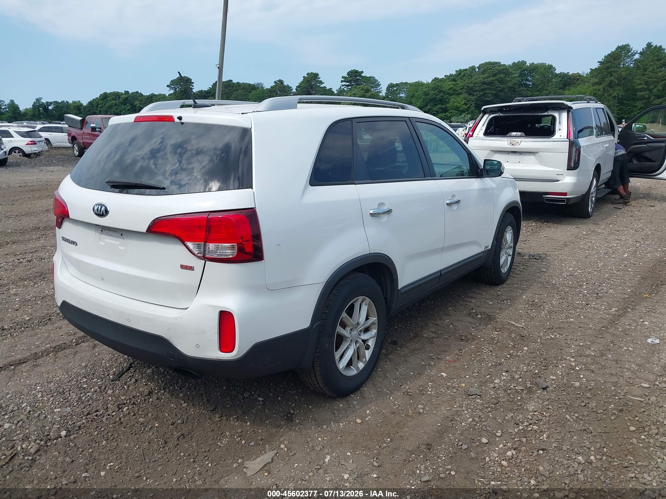 2014 Kia Sorento Lx White vin: 5XYKTCA61EG544481