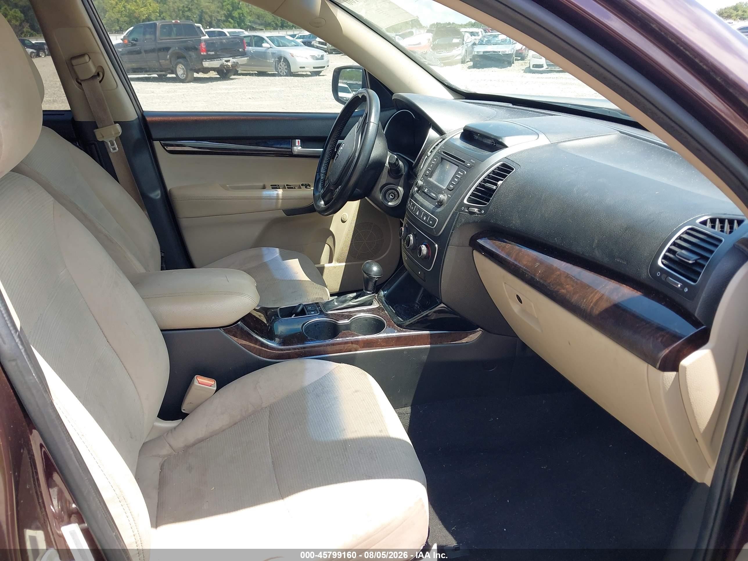 2014 Kia Sorento Lx Maroon vin: 5XYKTCA61EG549471
