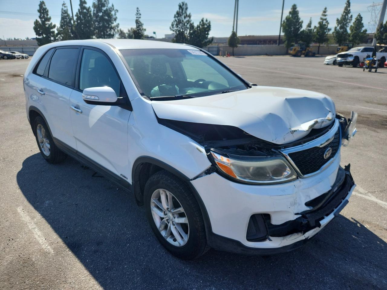 2015 Kia Sorento Lx White vin: 5XYKTCA61FG636630