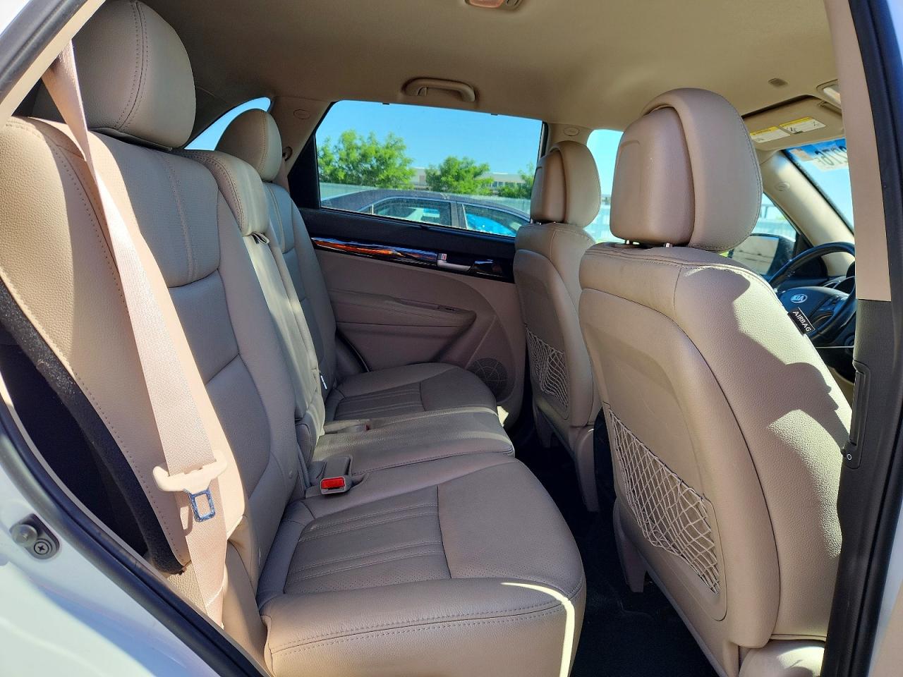 2015 Kia Sorento Lx White vin: 5XYKTCA61FG636885