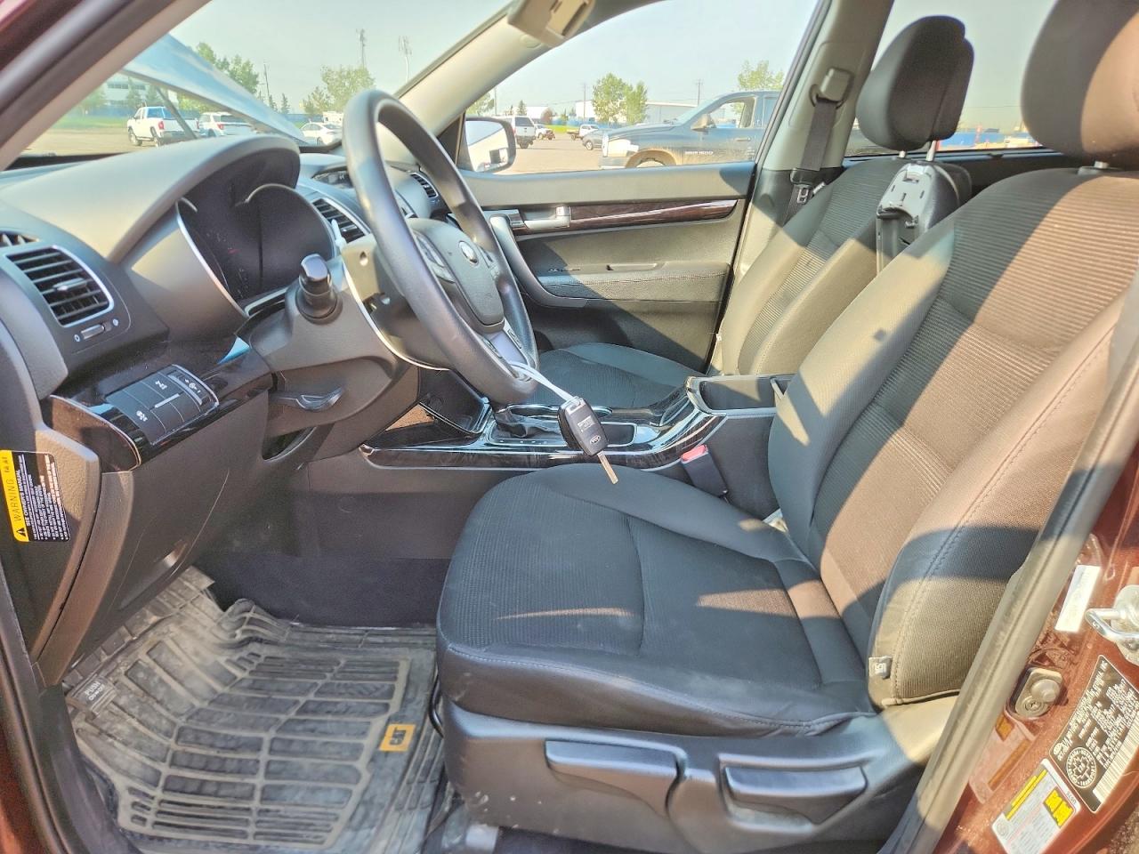 2015 Kia Sorento Lx Burgundy vin: 5XYKTCA61FG645621