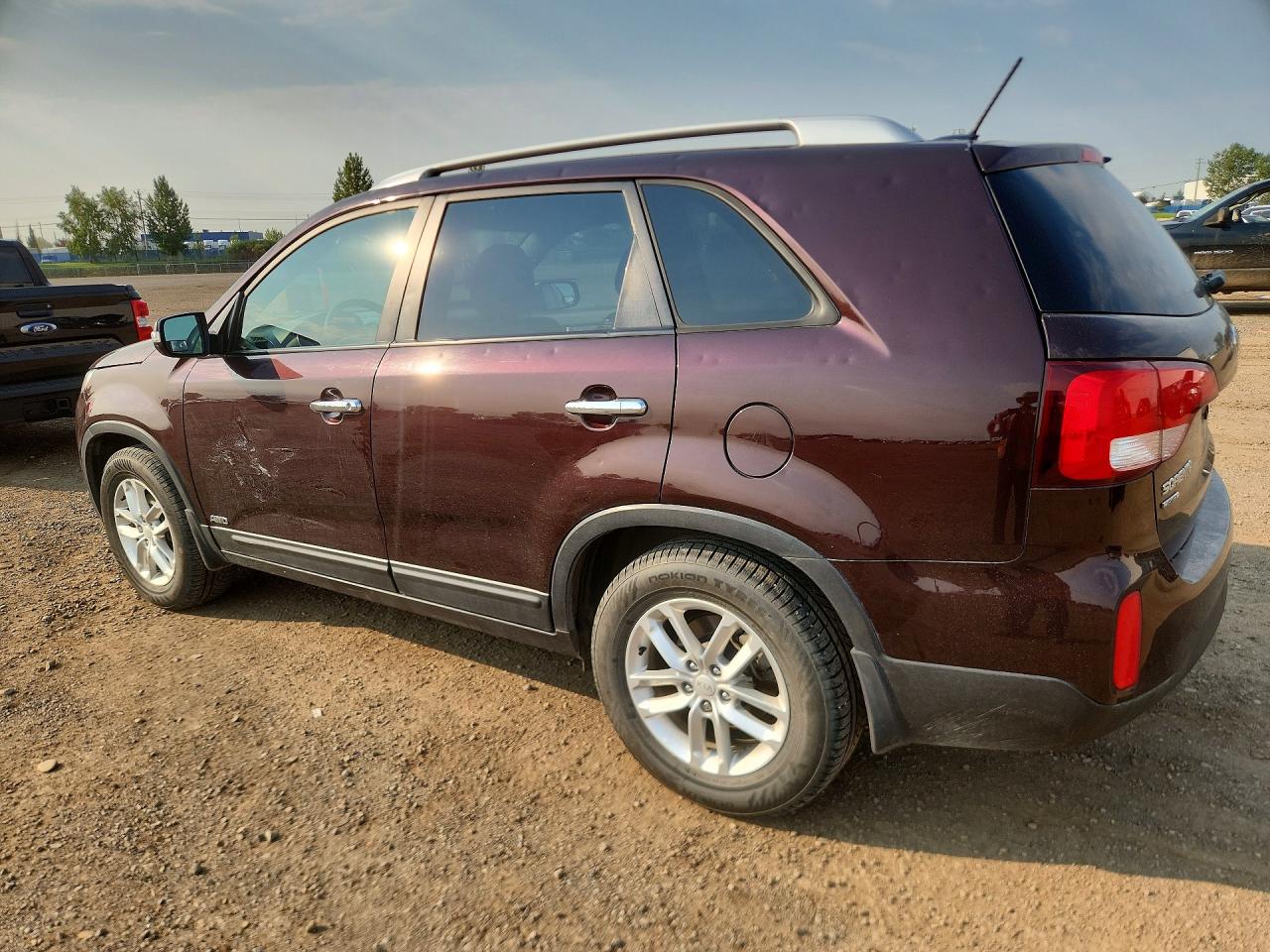 2015 Kia Sorento Lx Burgundy vin: 5XYKTCA61FG645621